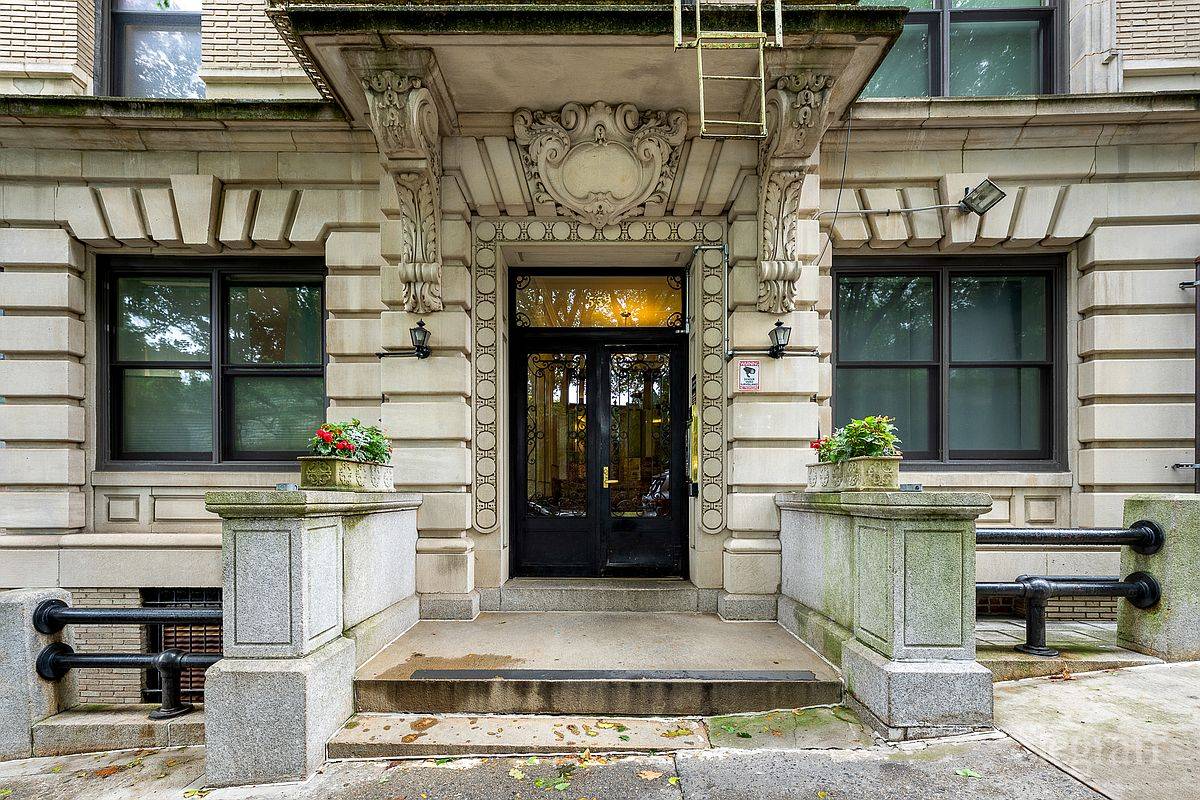 552 Riverside Drive 4B