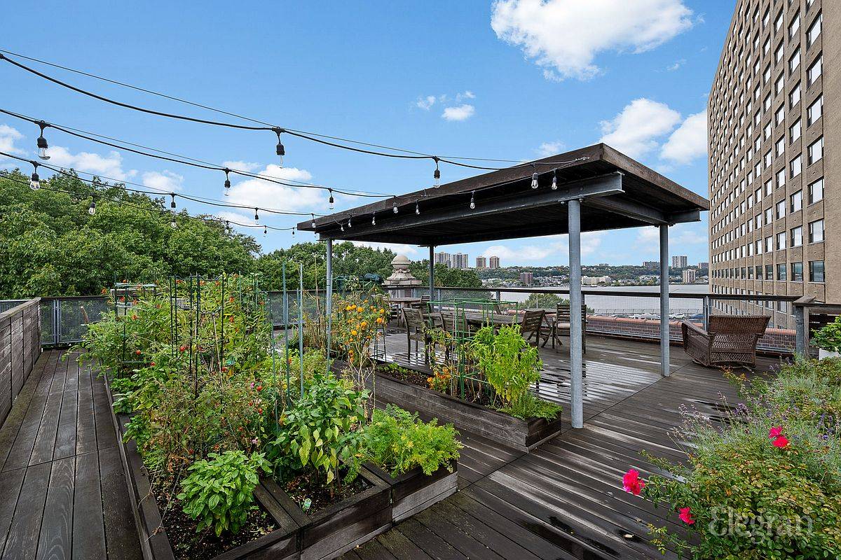 552 Riverside Drive 4B