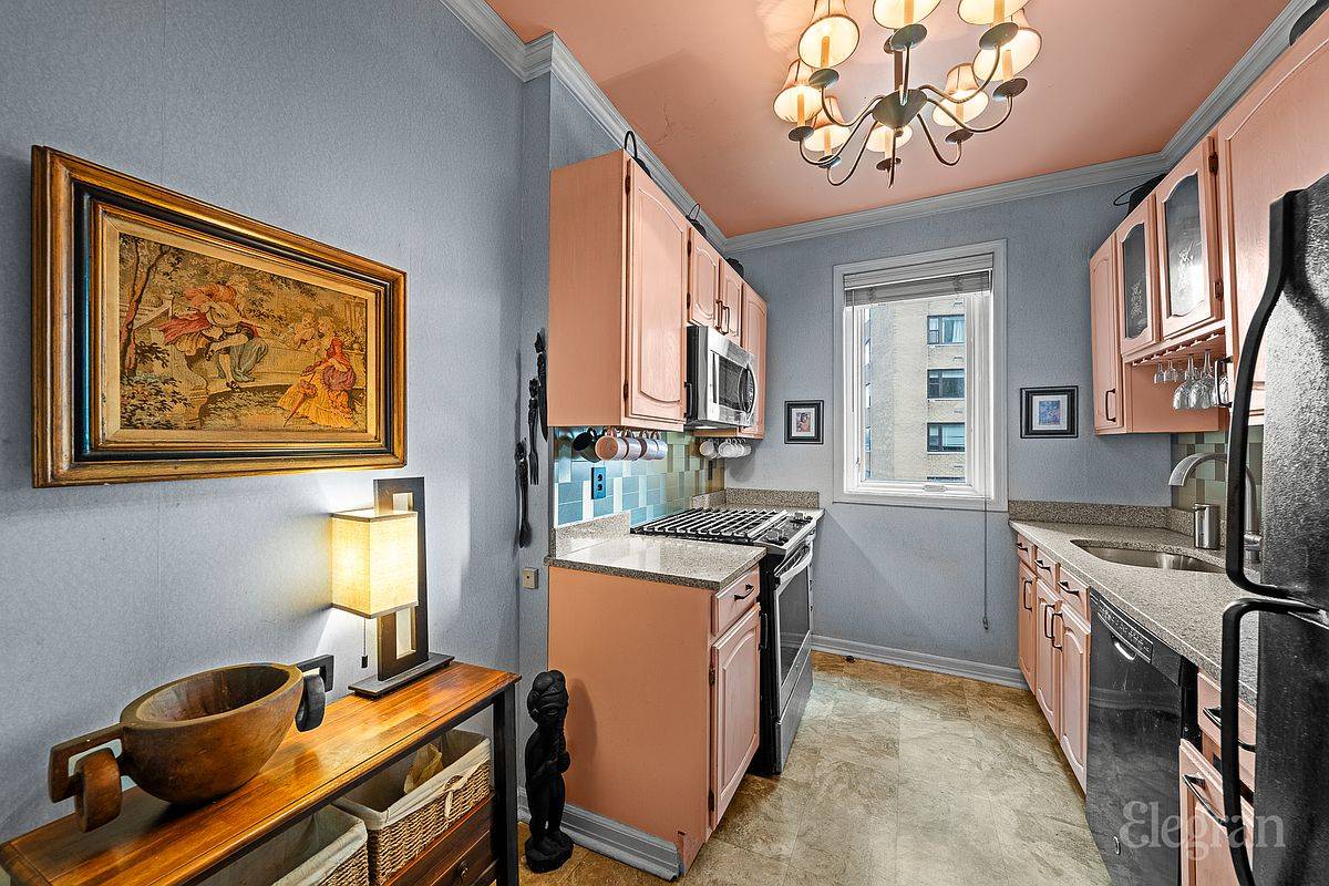 552 Riverside Drive 4B