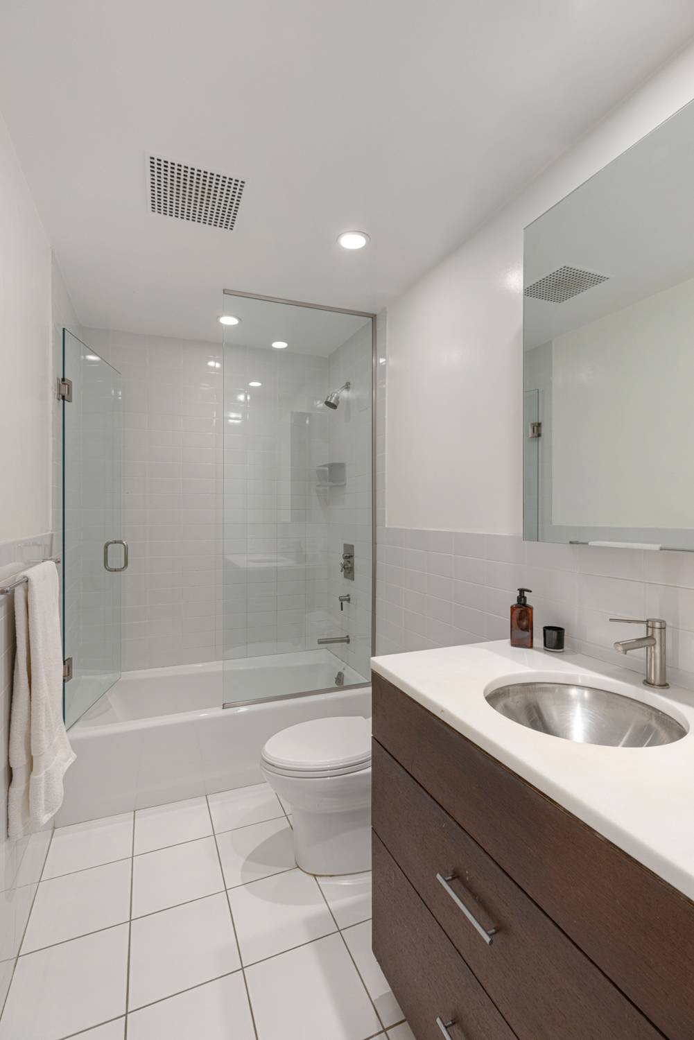 39 E 12th Street 308