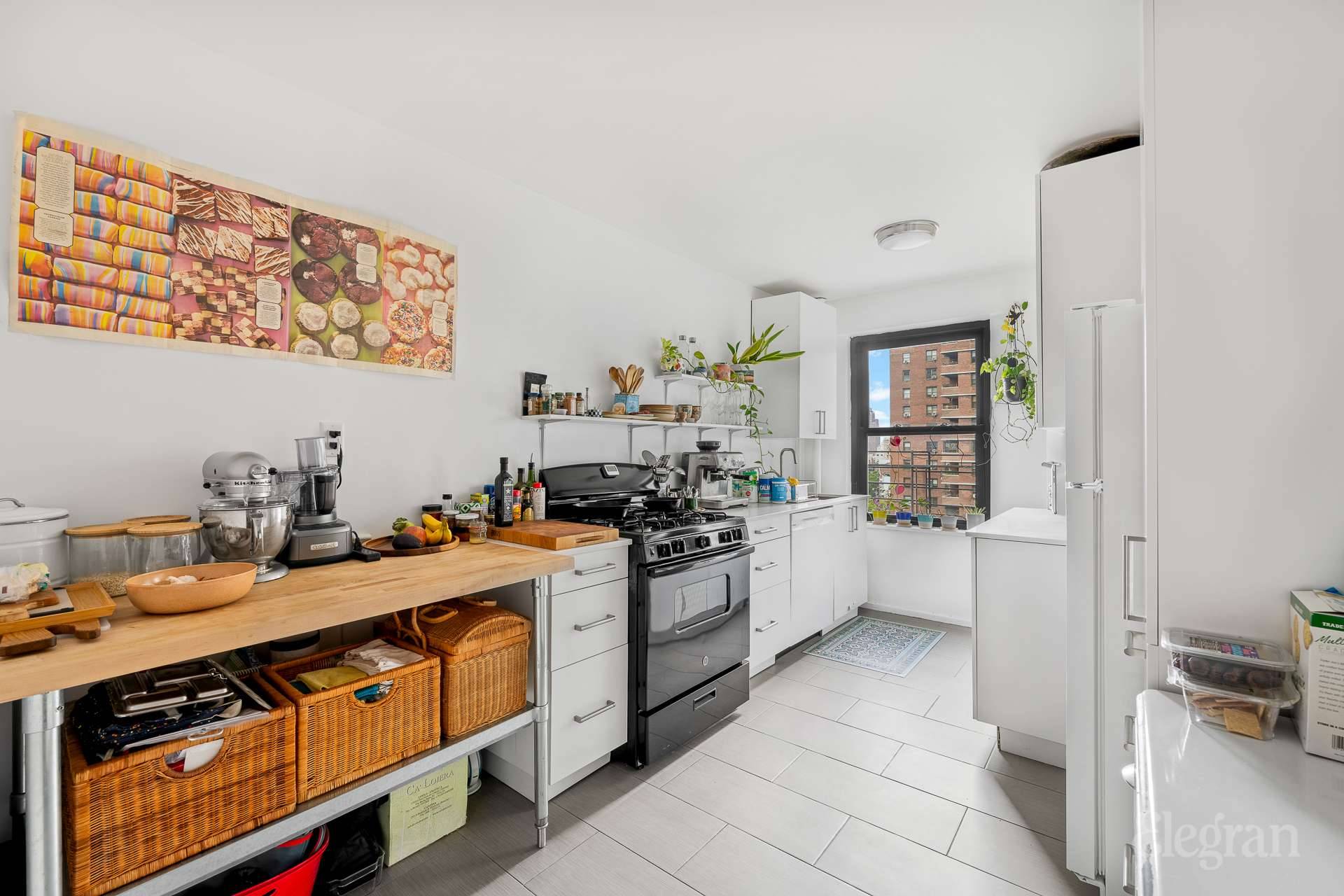 212 E Broadway G1205