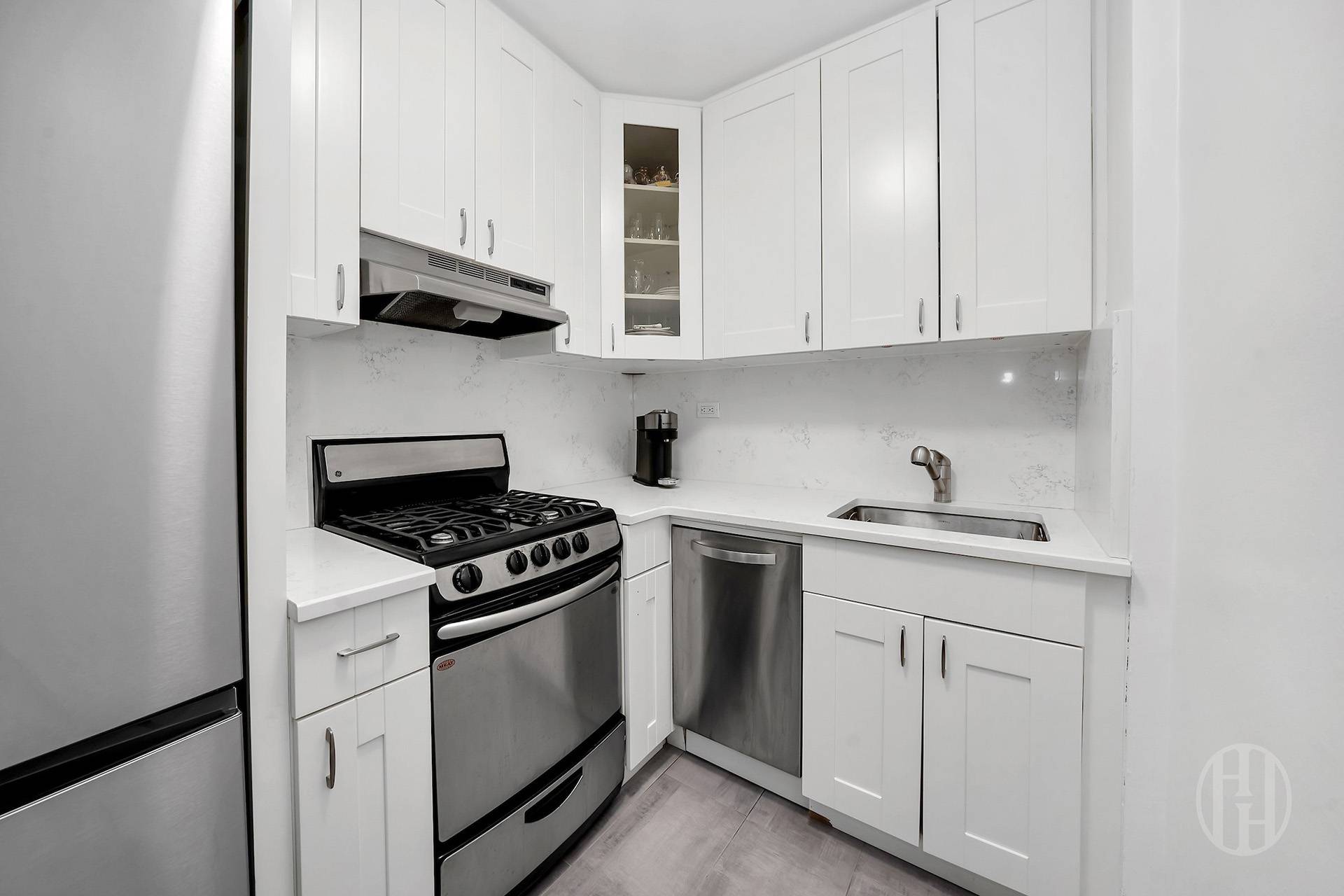 305 E 40th Street 10-W