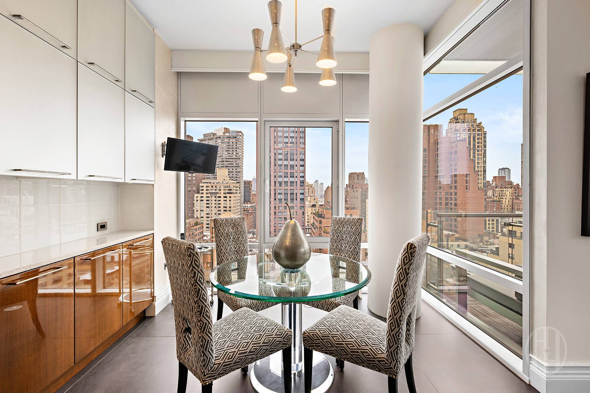 310 E 53rd Street 16C