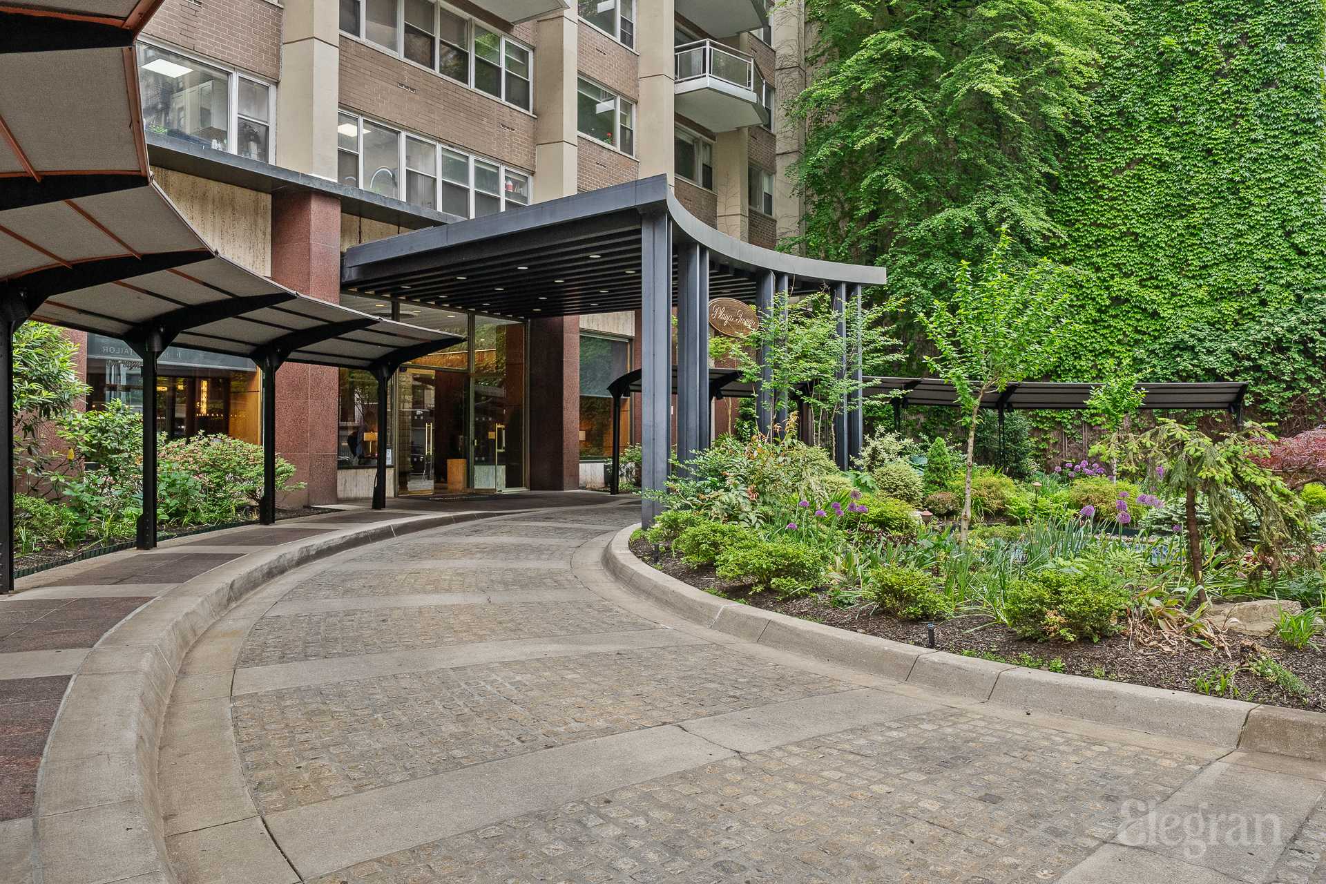 118 E 60th Street 33ABH