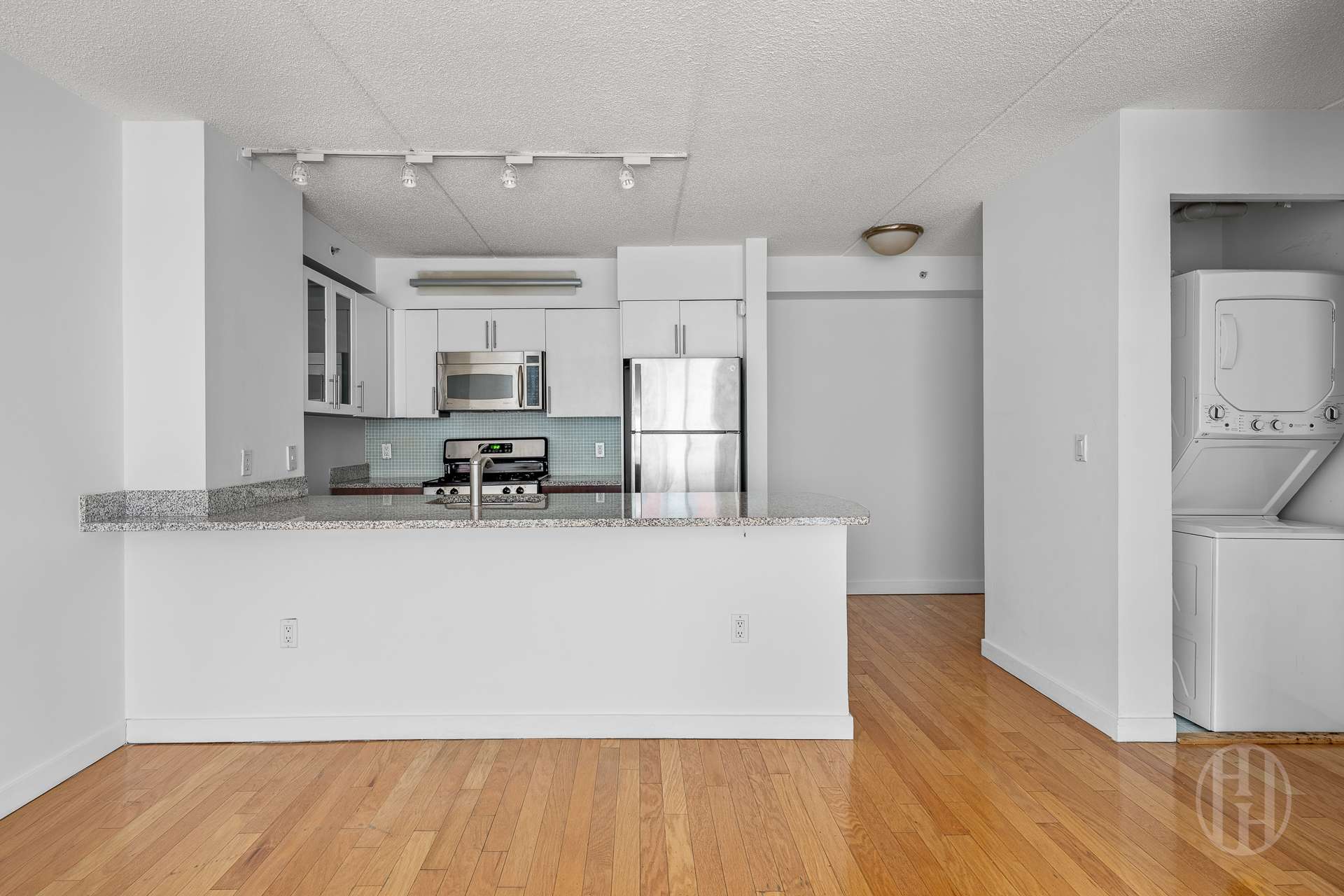 555 W 23rd Street N5E