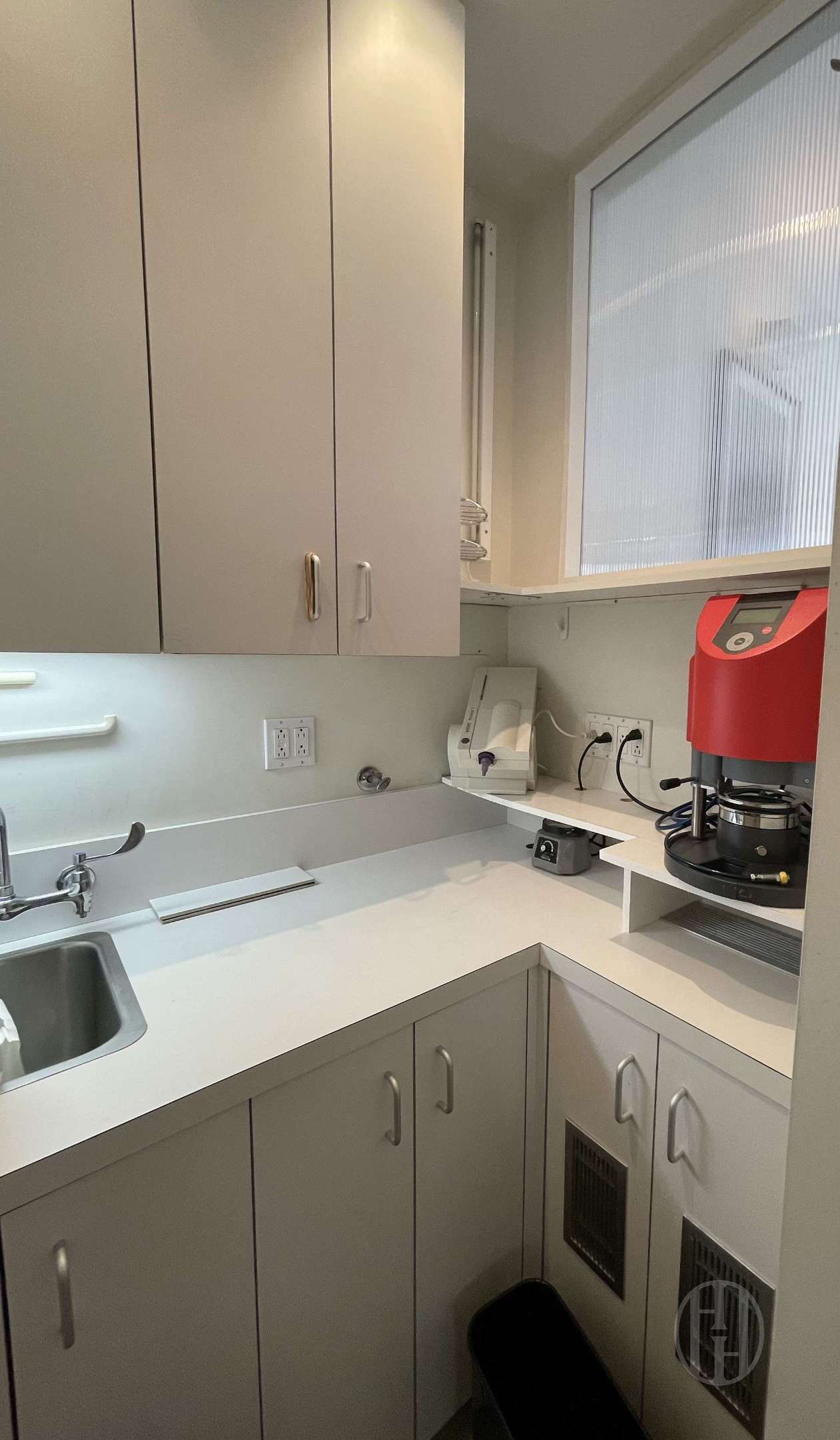 367 W 49th Street TH 1D