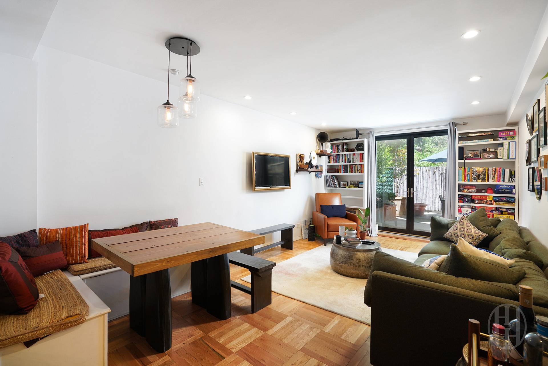 211 E 18th Street 1M