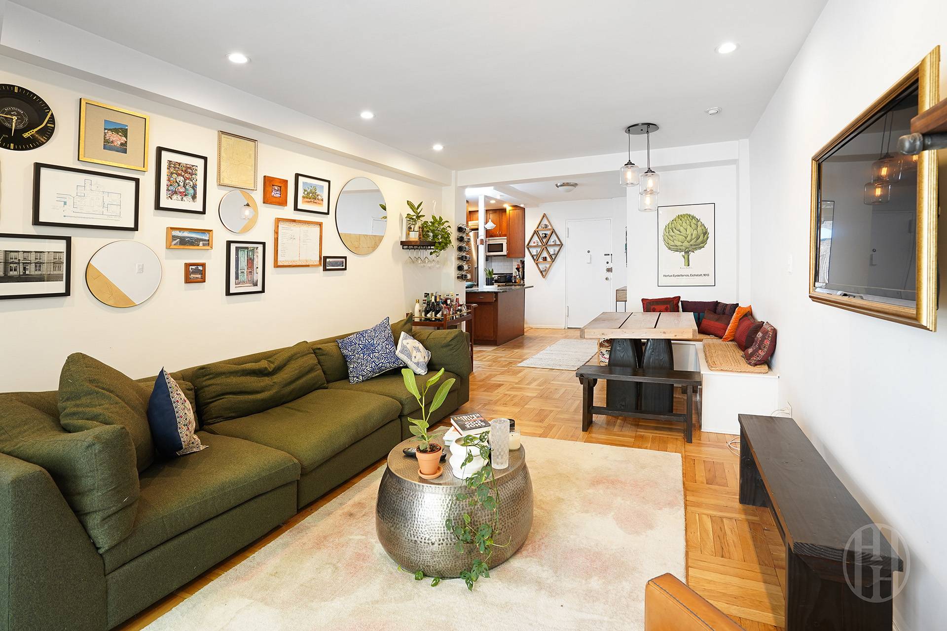 211 E 18th Street 1M