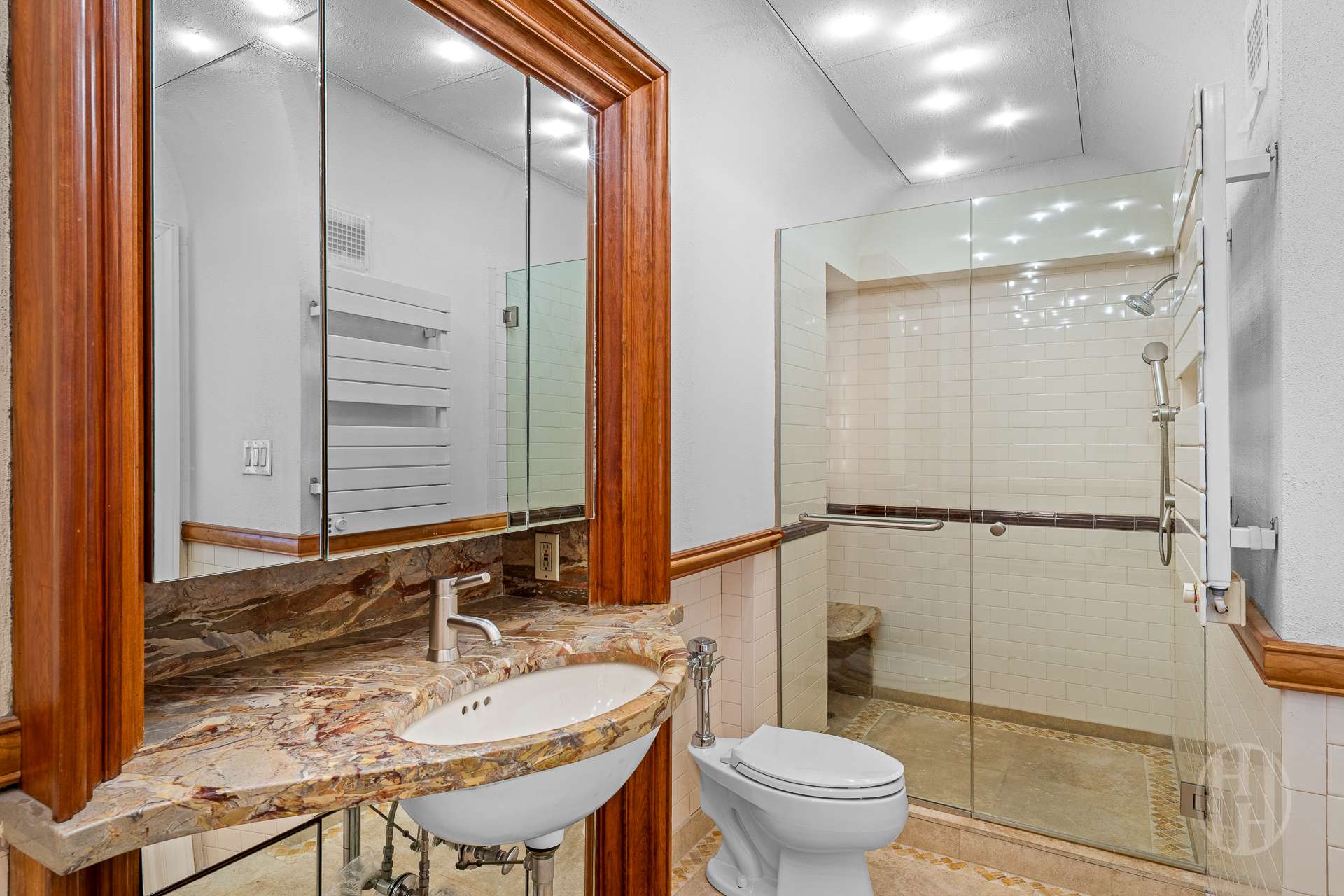 55 E End Avenue 16MN