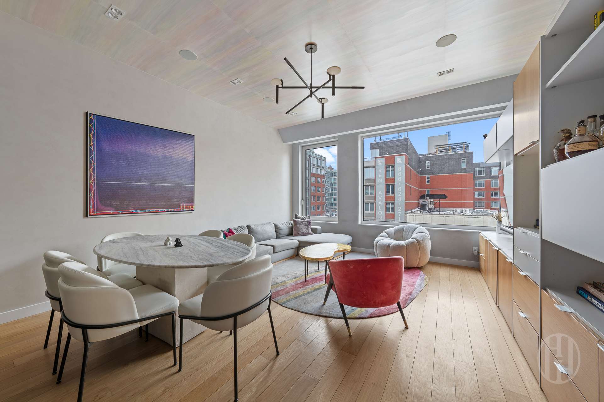 32 E 1st Street 4D