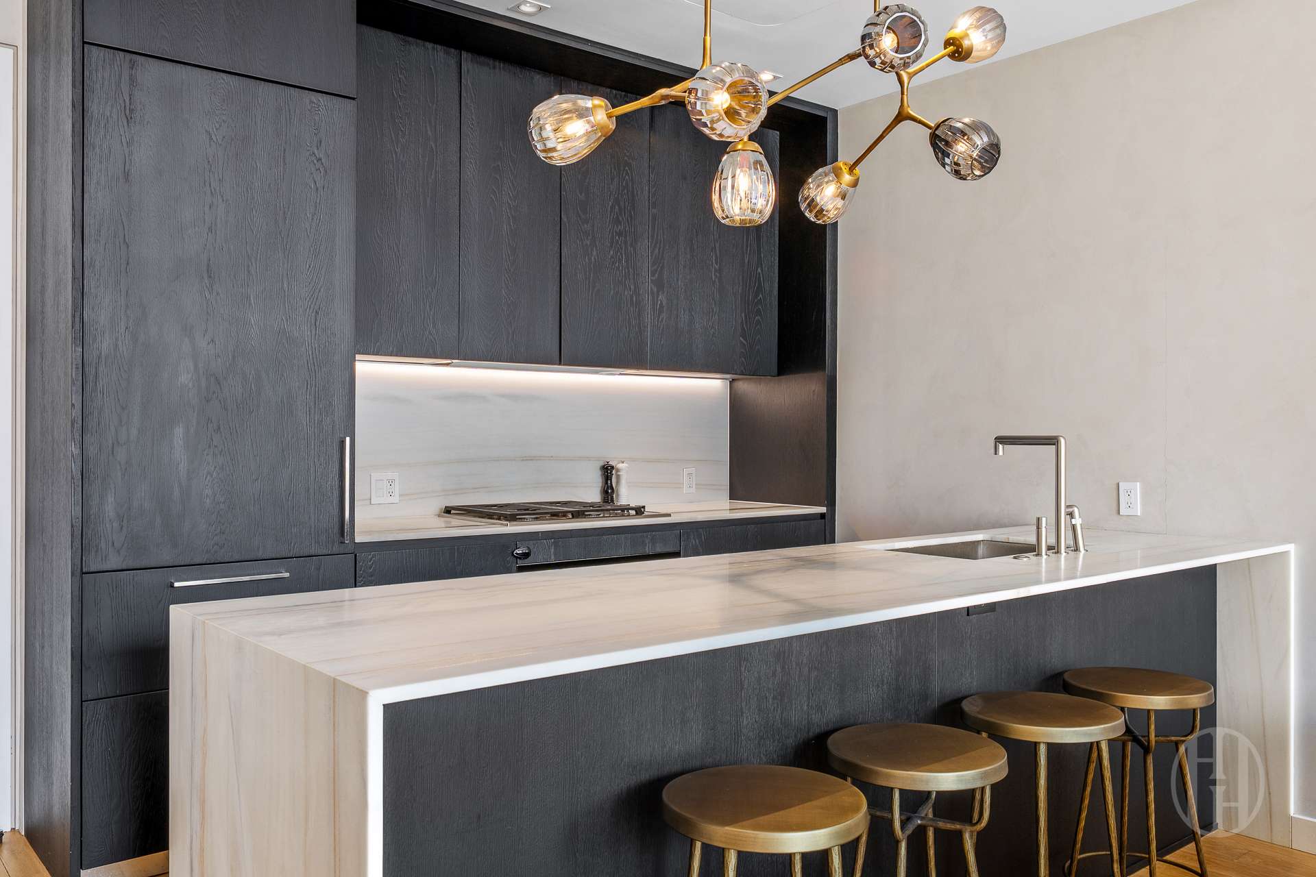 32 E 1st Street 4D