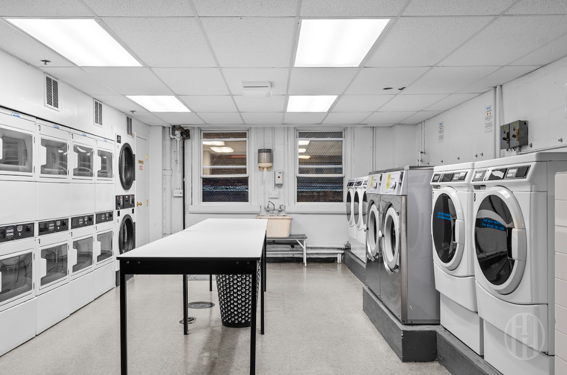 321 E 43rd Street 815