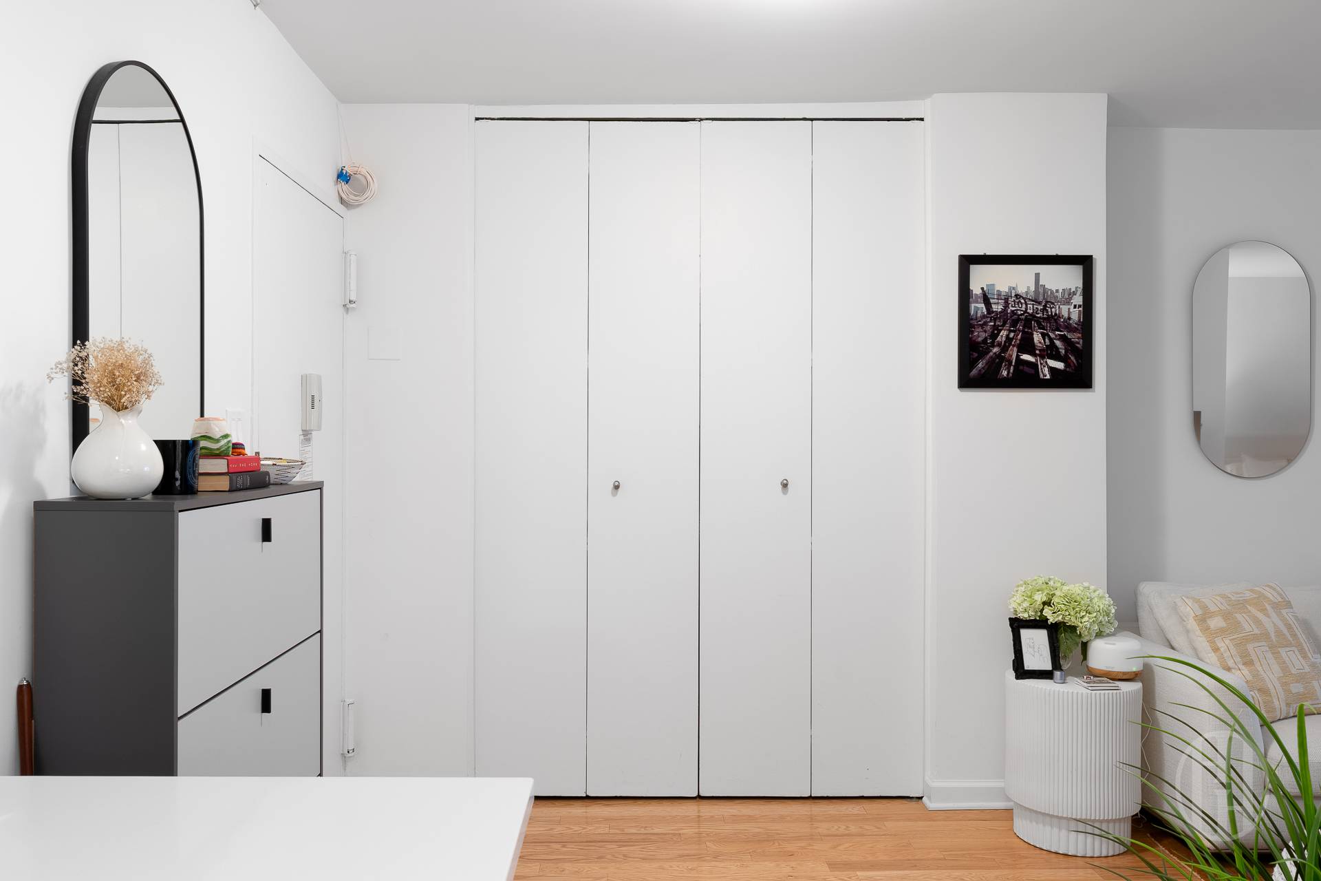 300 E 40th Street 11L