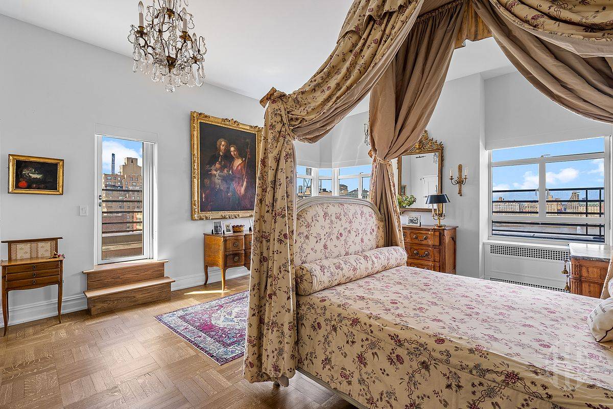 19 E 88th Street PHD