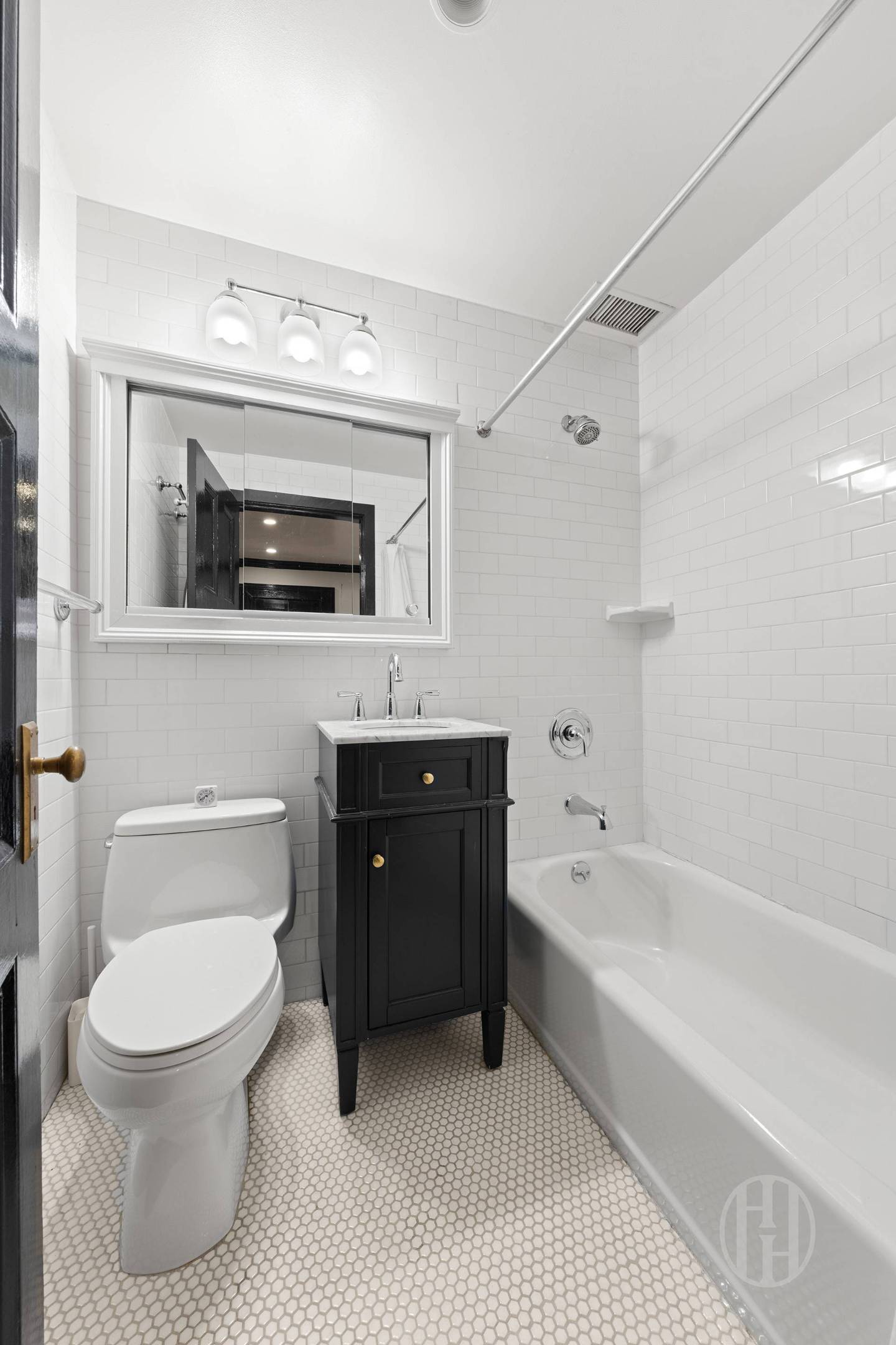 17 W 10th Street 1N