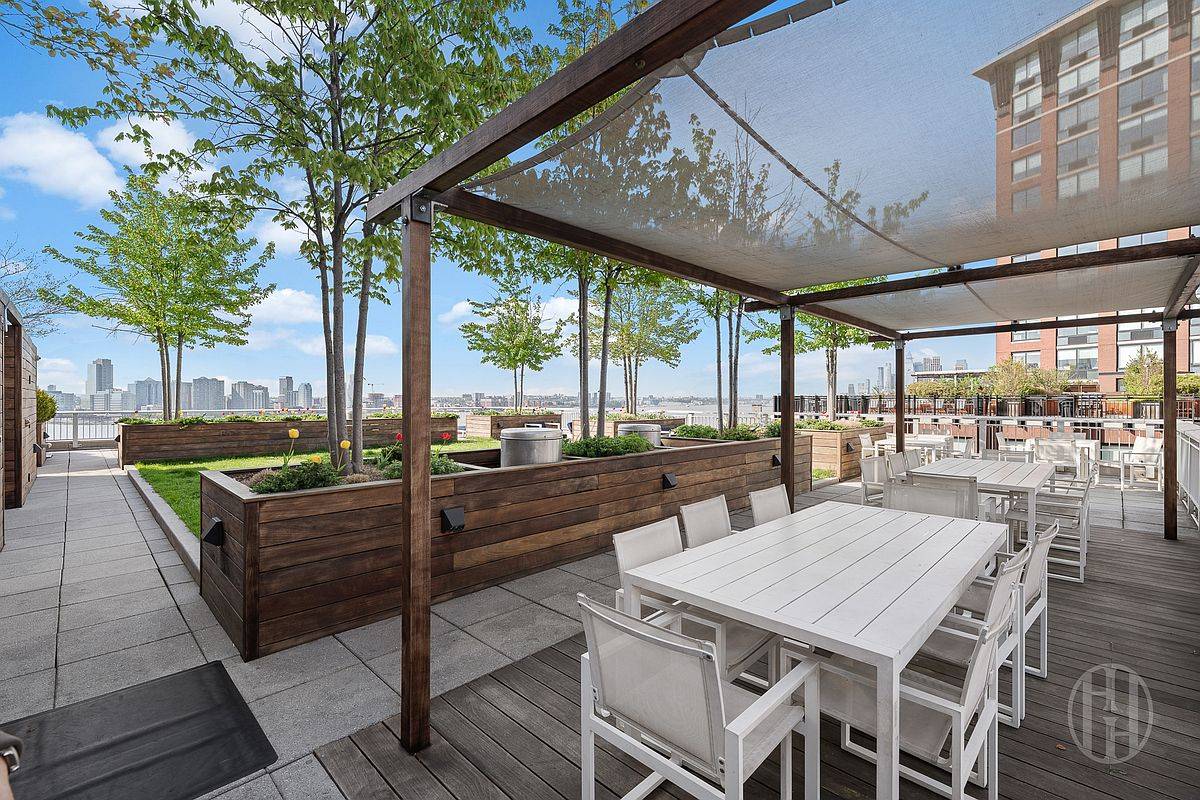 212 Warren Street 5N