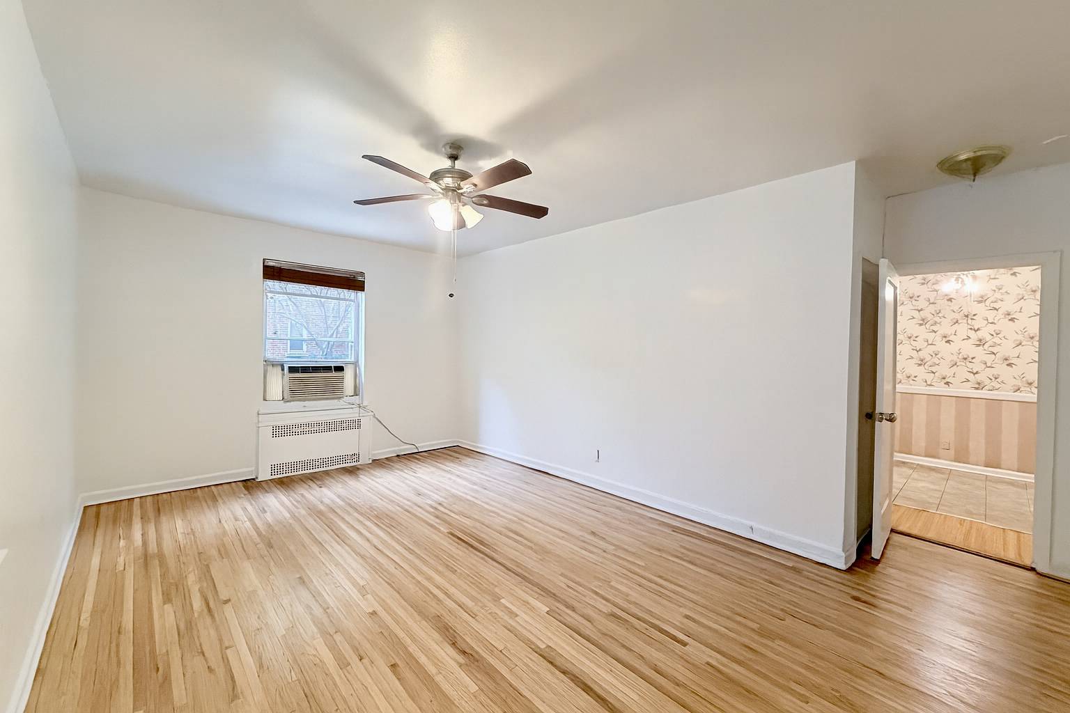 915 E 17th Street 116