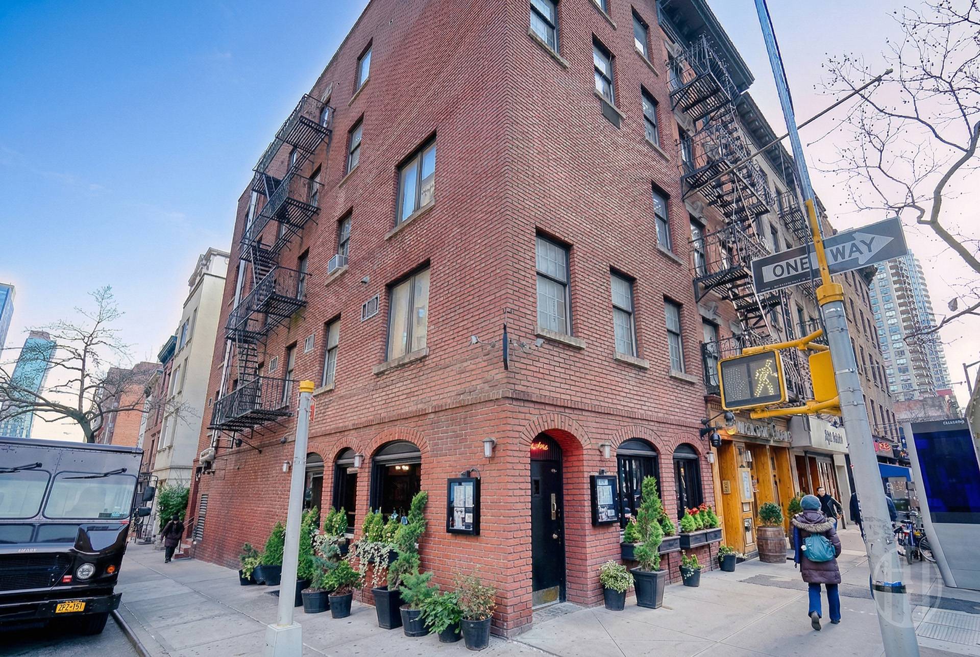 200 E 35th Street 4