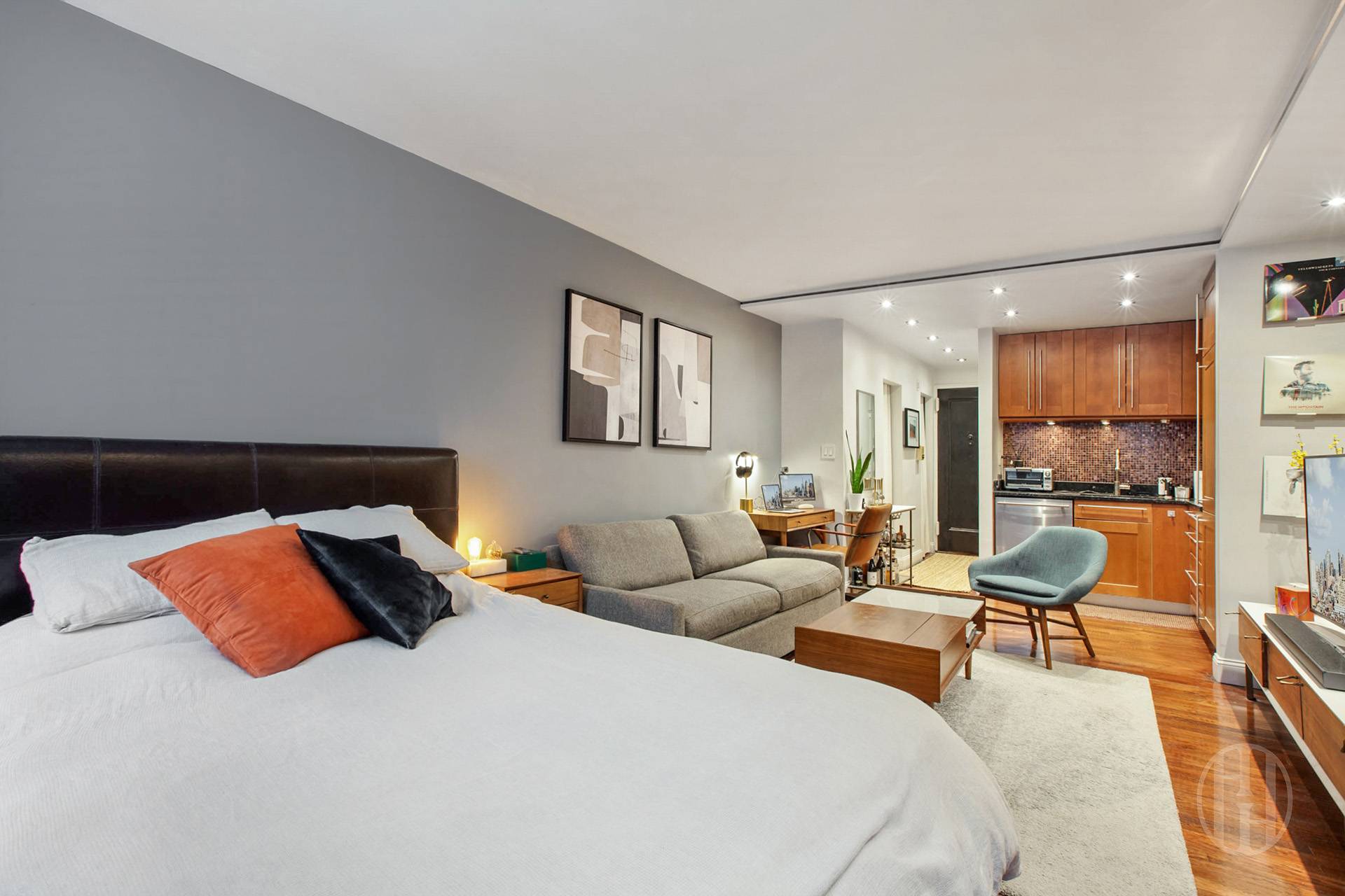 30 E 22nd Street 2B