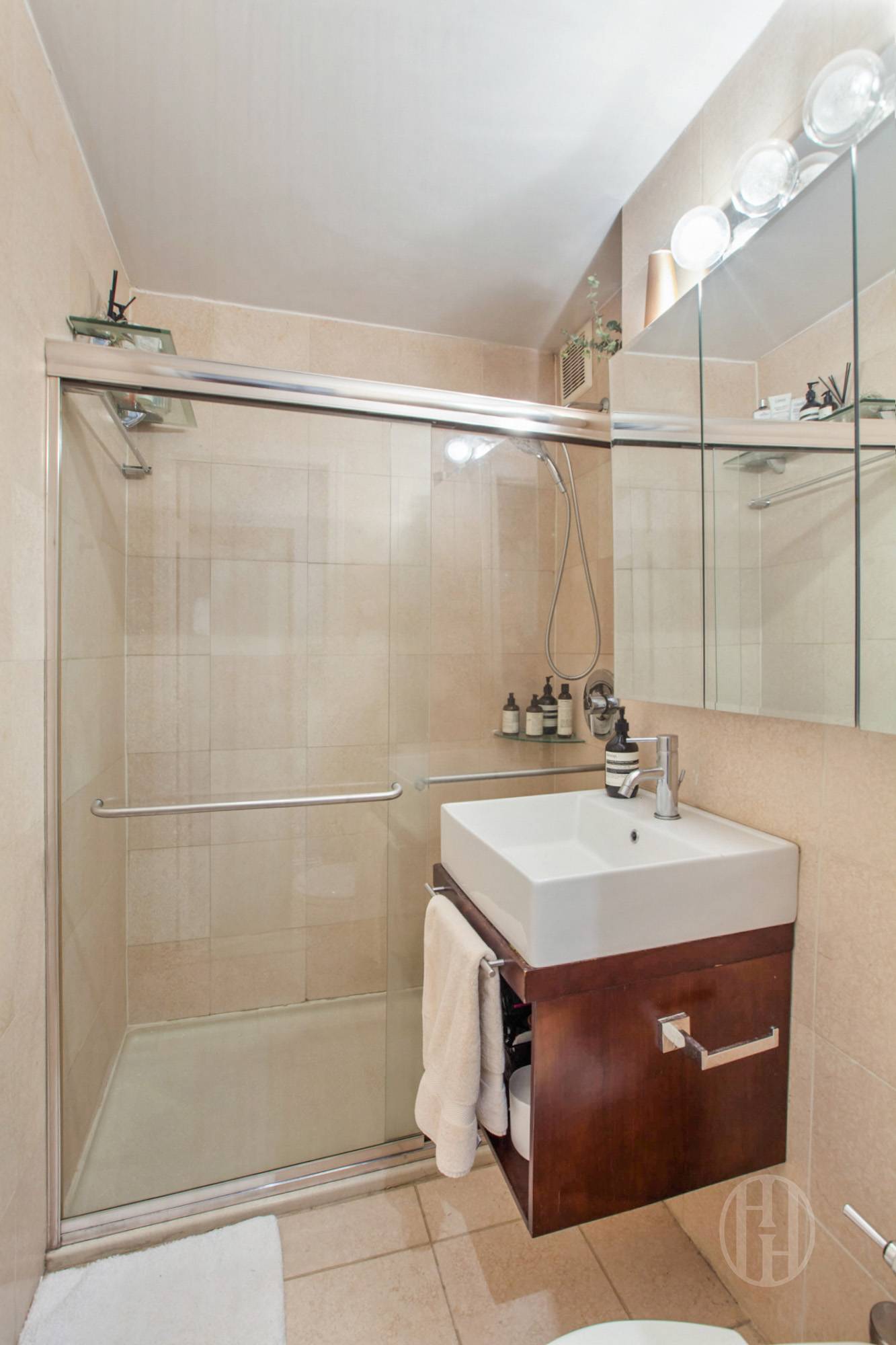 30 E 22nd Street 2B