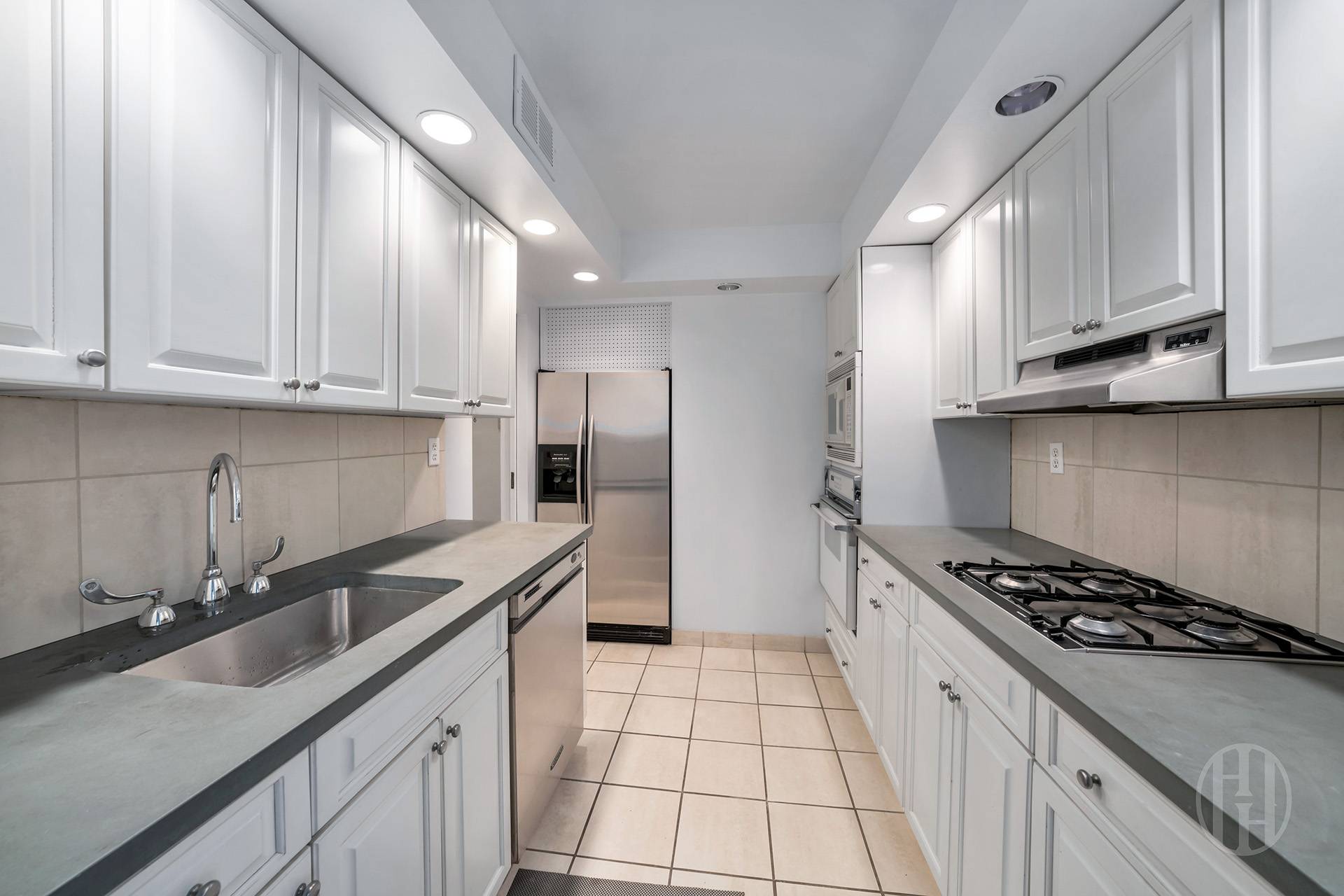 155 E 34th Street 16UT