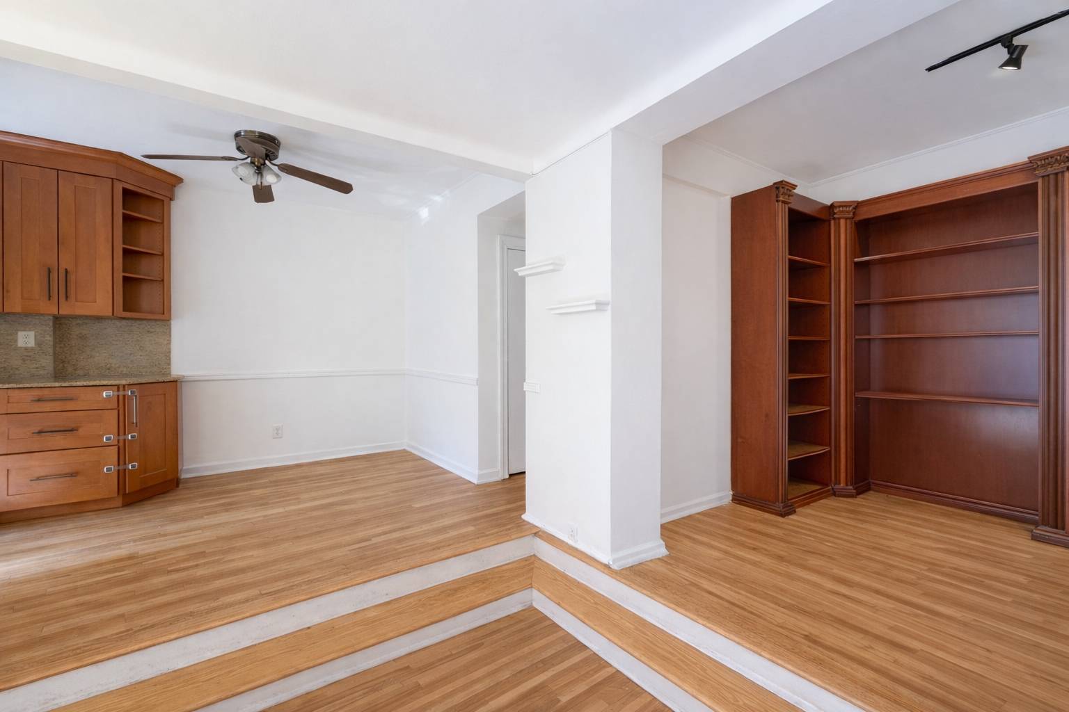 920 E 17th Street 212