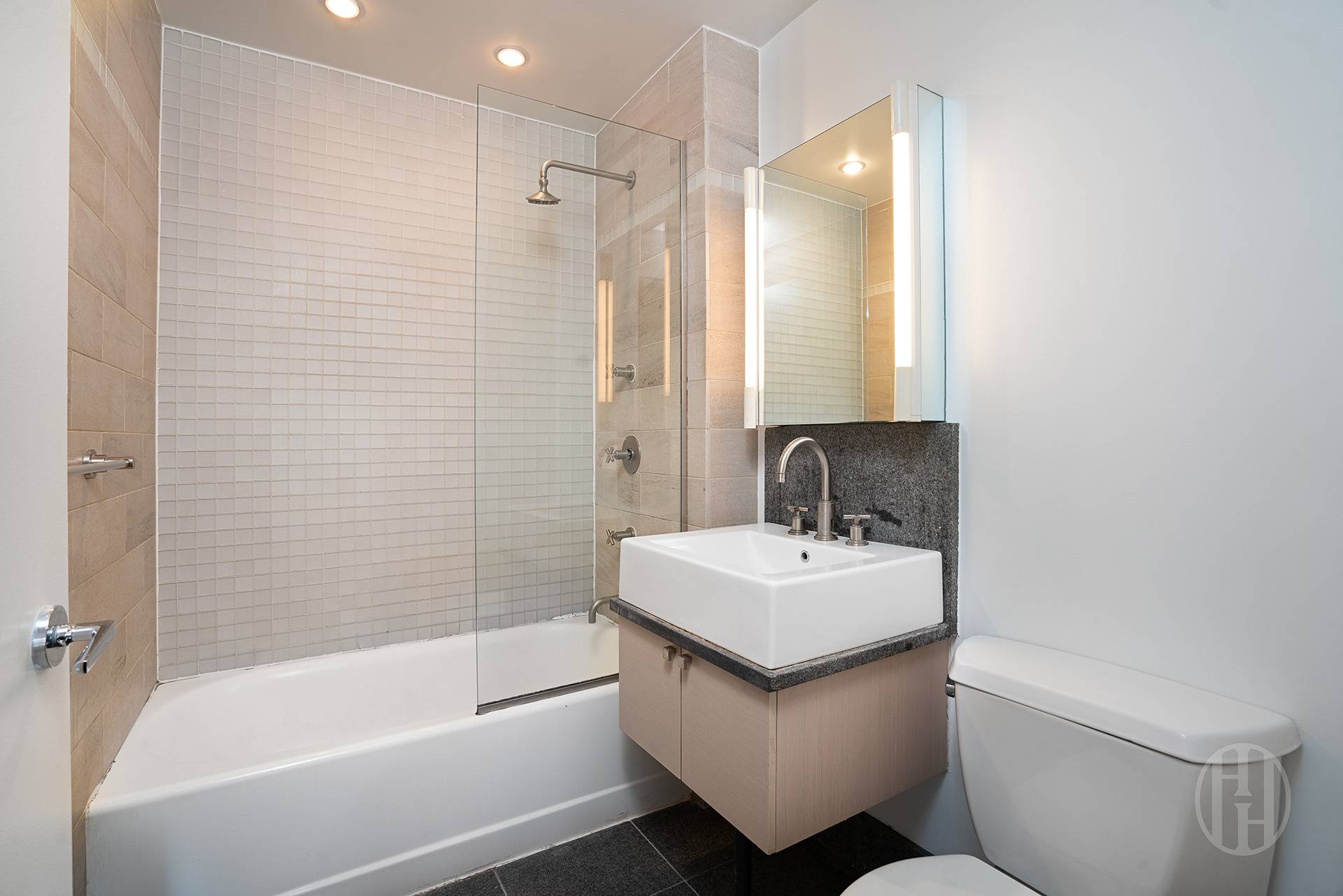 120 Greenwich Street 2C