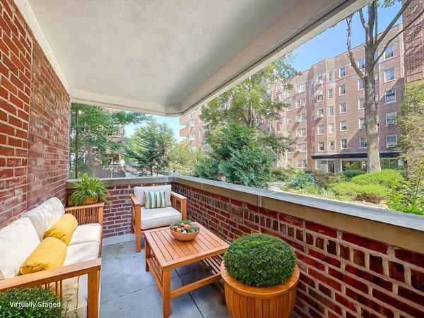 1615 Ave I 122