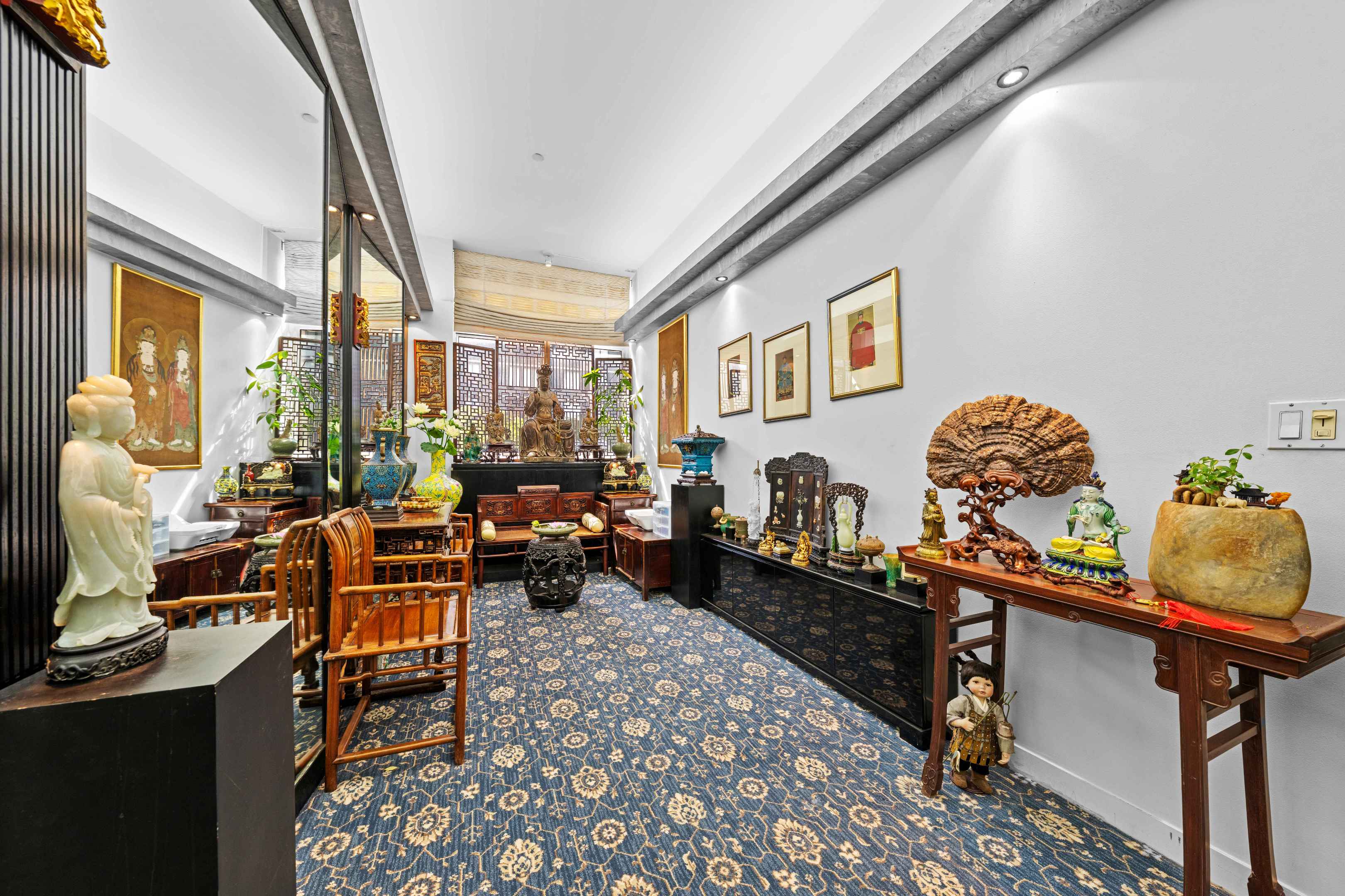 205 E 22nd Street 2L