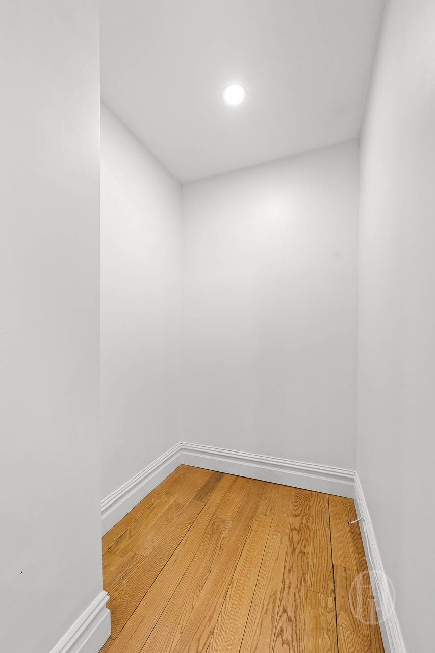 26 E 63rd Street 2c