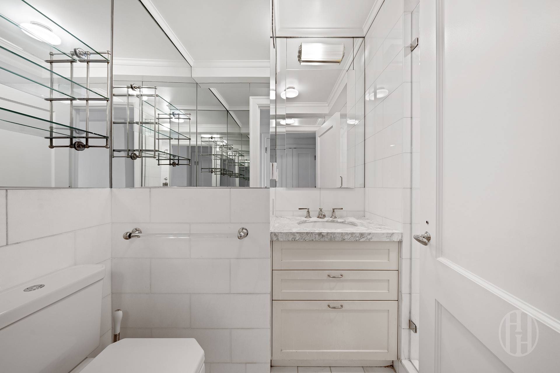 28 E 10th Street 10B