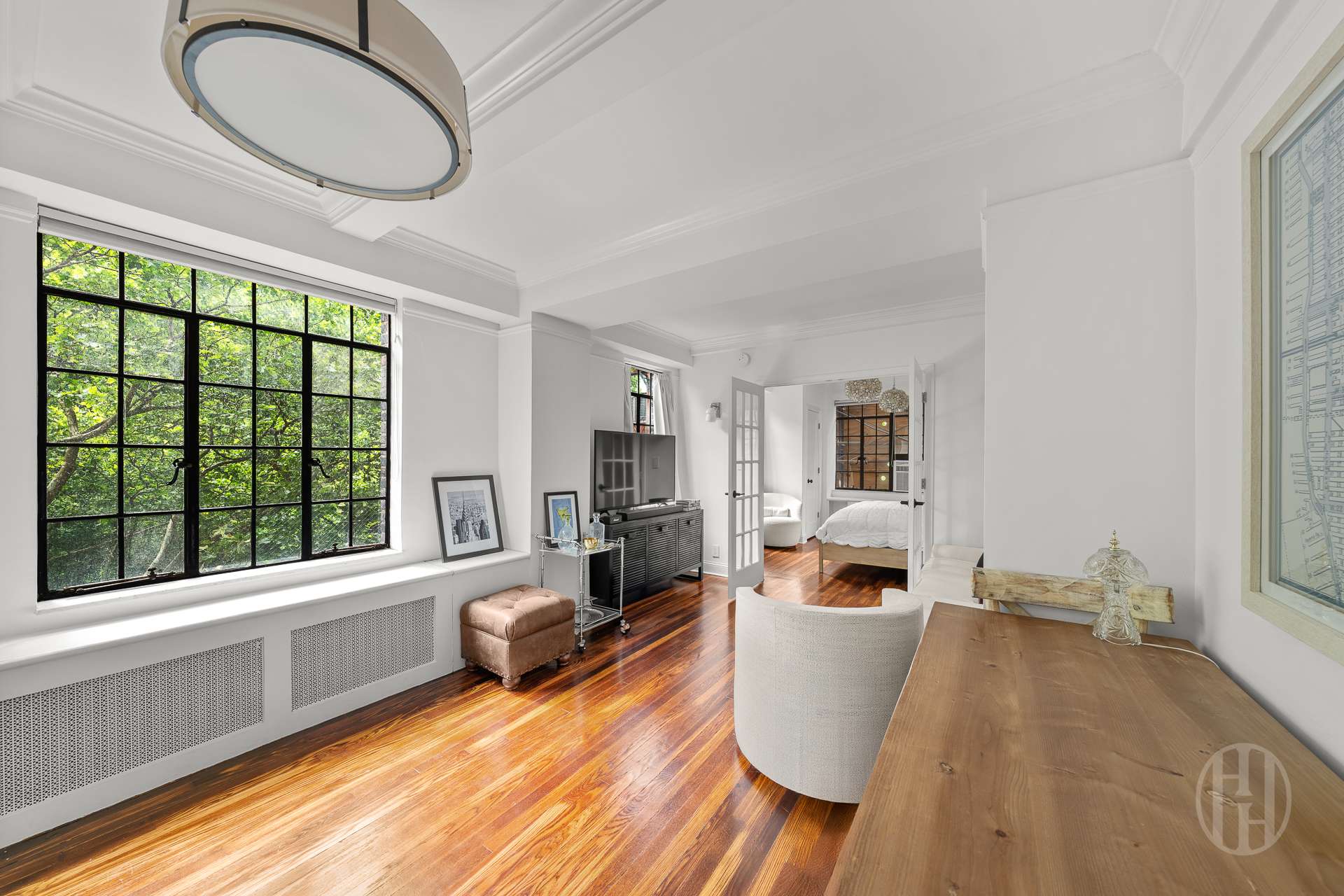 320 E 42nd Street 718