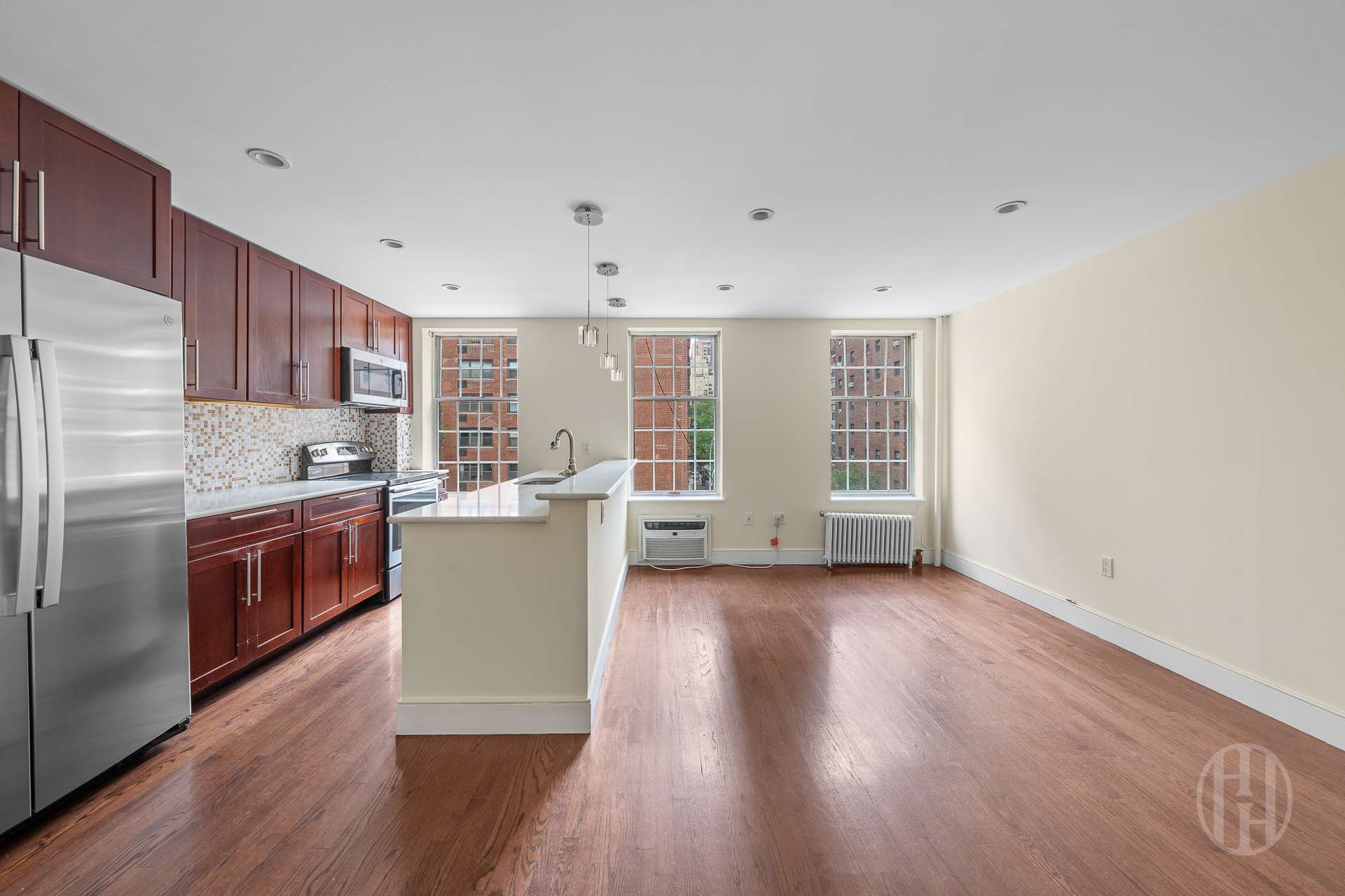 200 E 35th Street 3