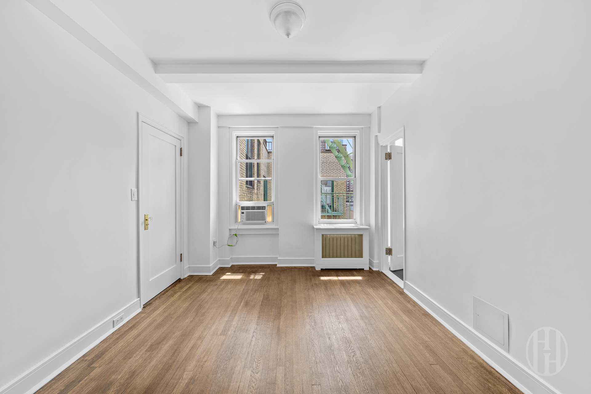 325 W 45th Street 1020