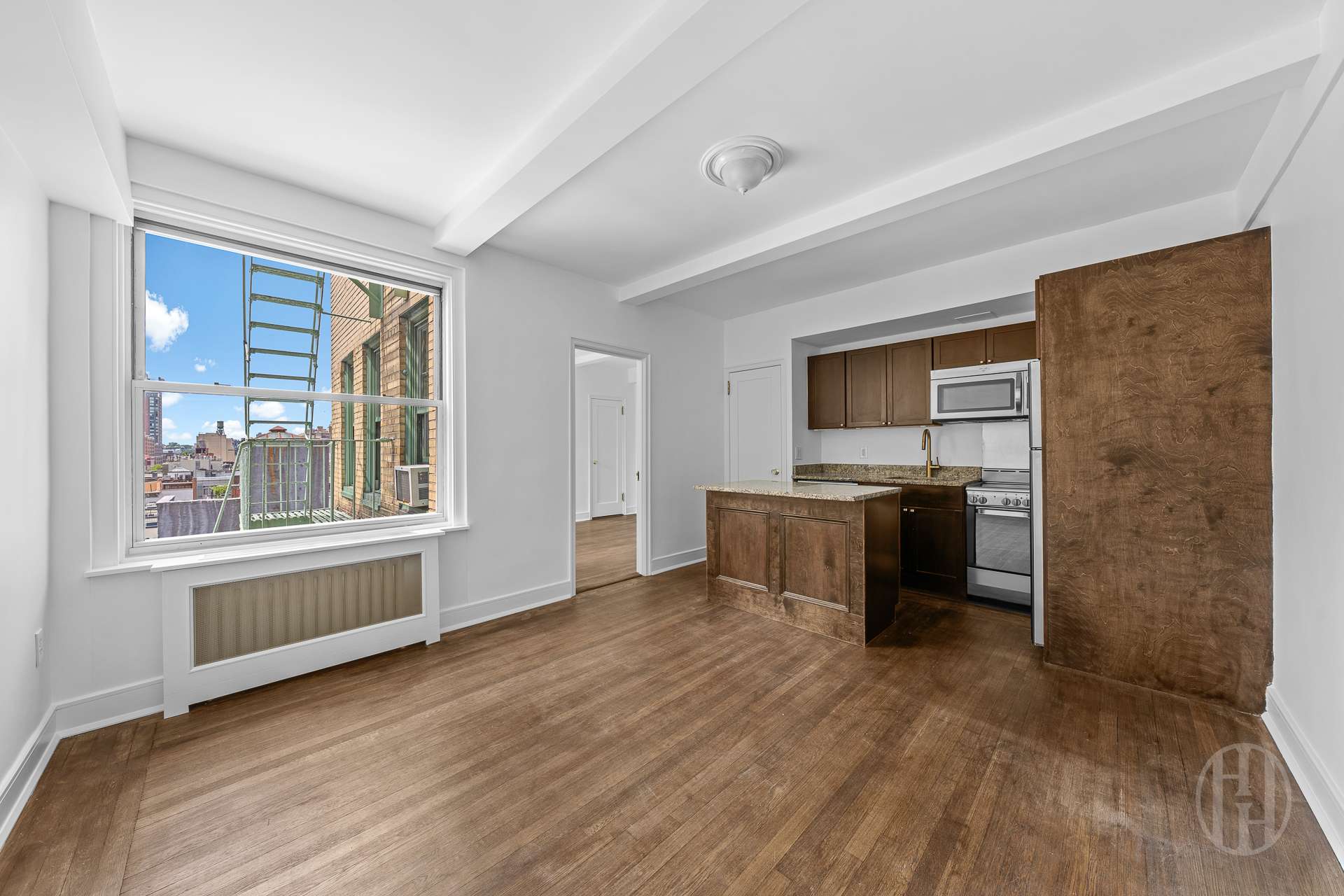 325 W 45th Street 1020