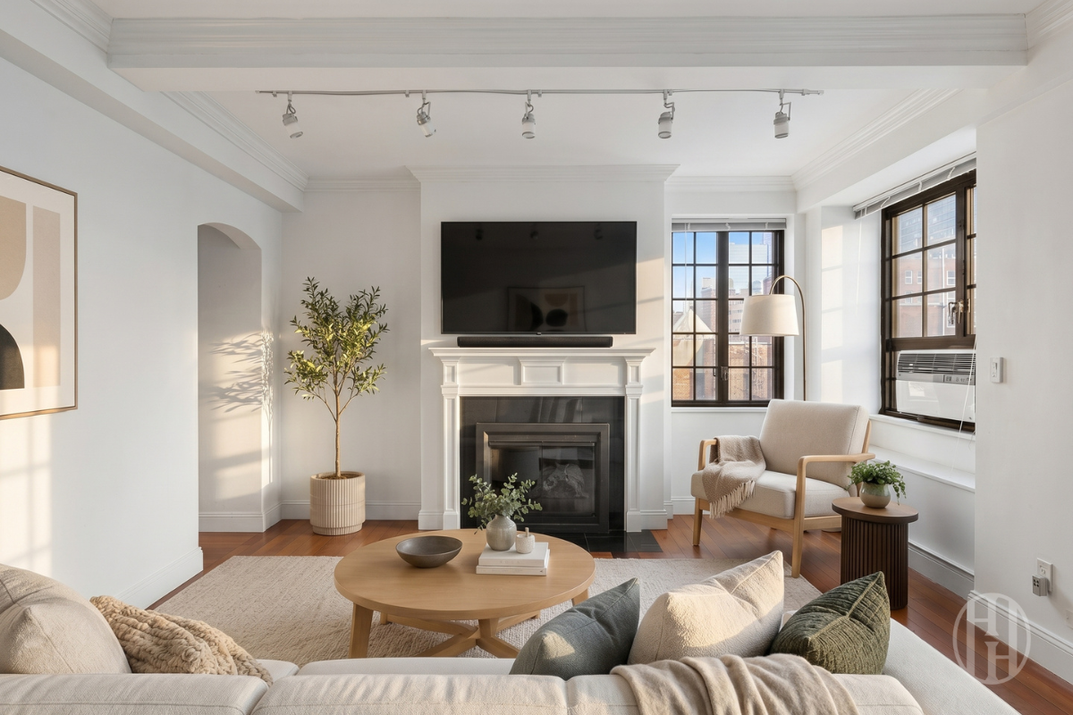 211 E 35th Street 8E