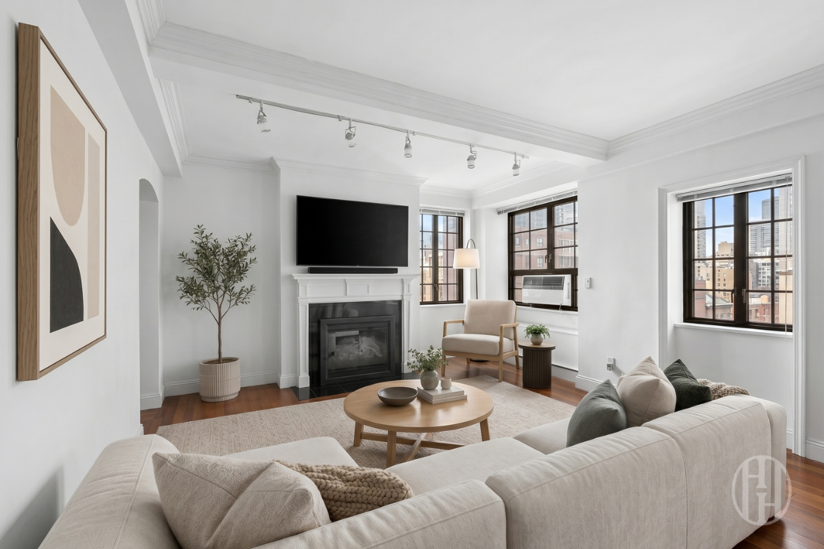 211 E 35th Street 8E