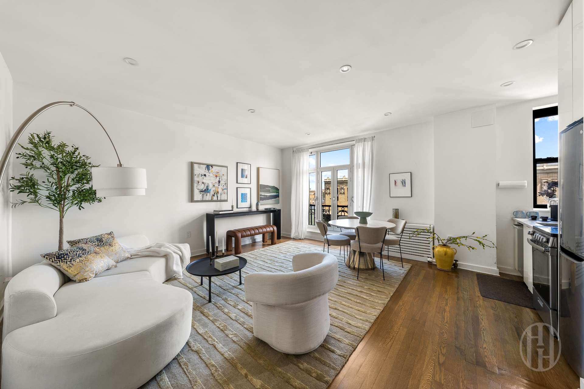 510 W 110th Street PH12D