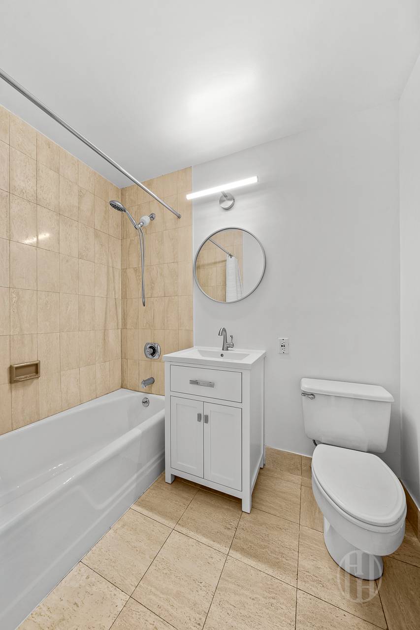 45 W 67th Street 19D