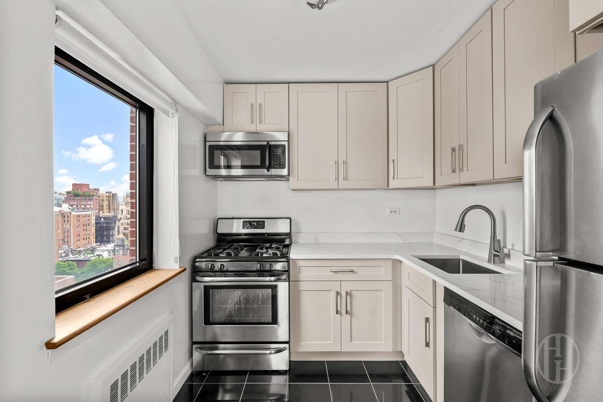 45 W 67th Street 19D