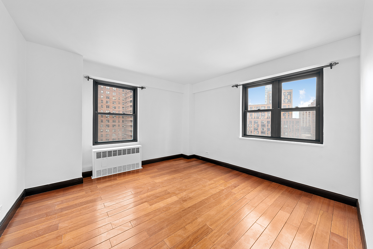 212 E Broadway G701