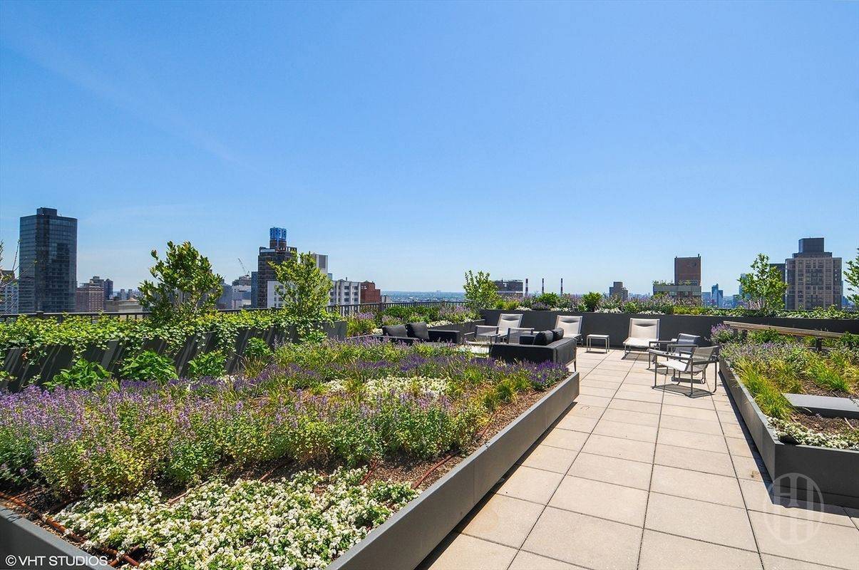 200 E 62nd Street 22D