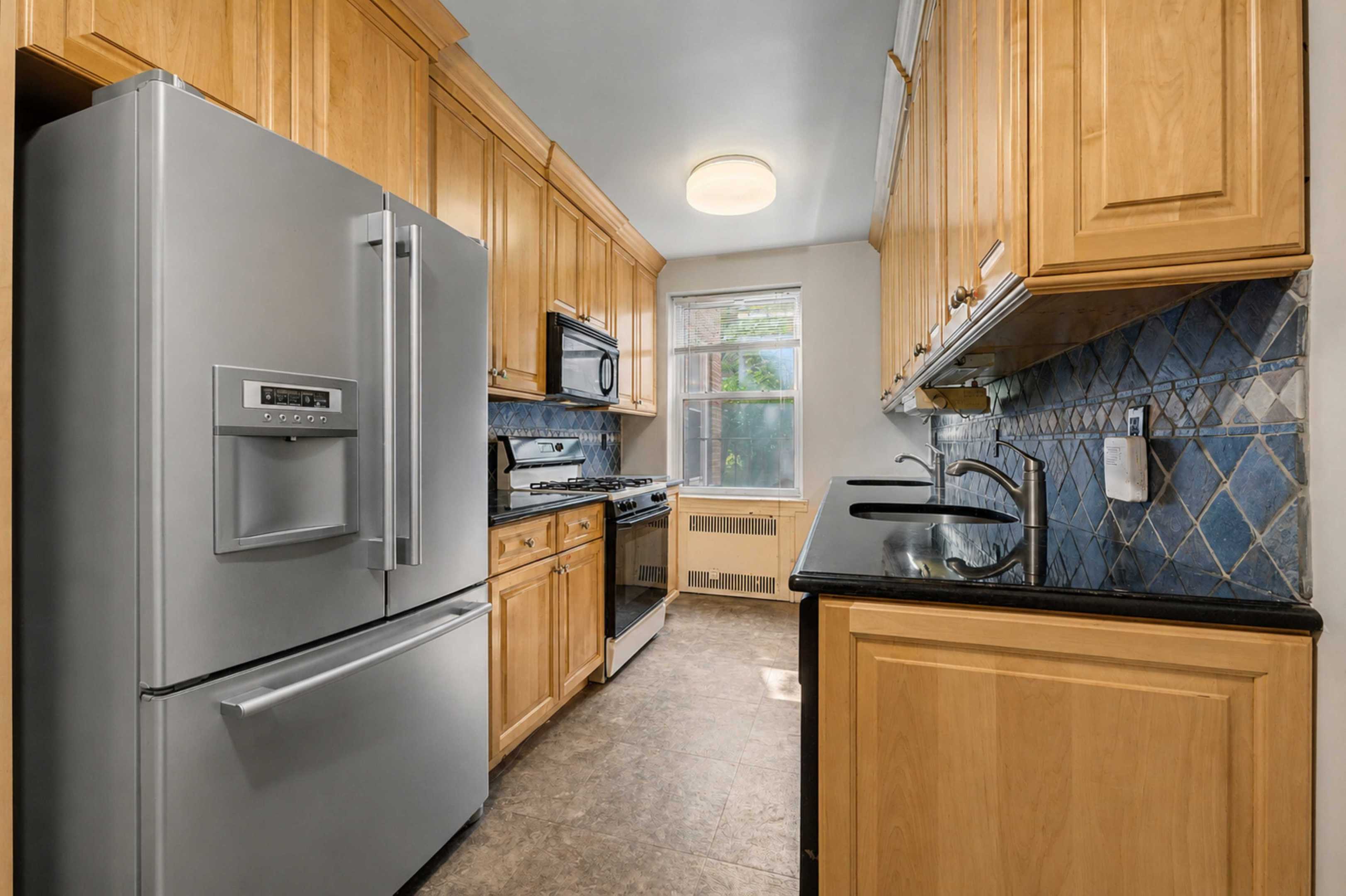 1615 Ave I 414-415
