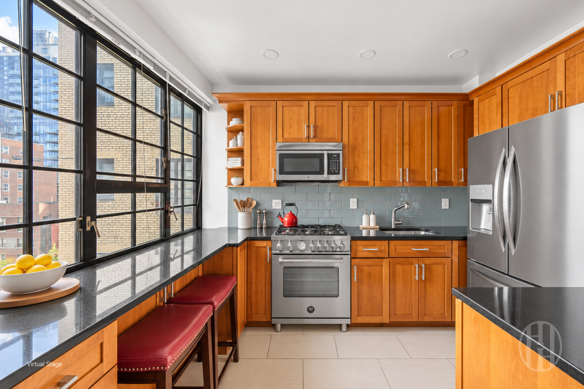 211 E 35th Street 8E