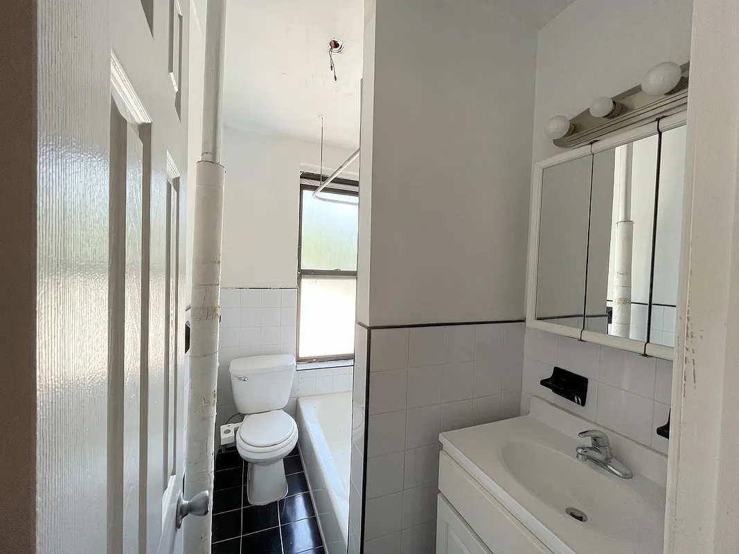 305 Ocean Avenue B55