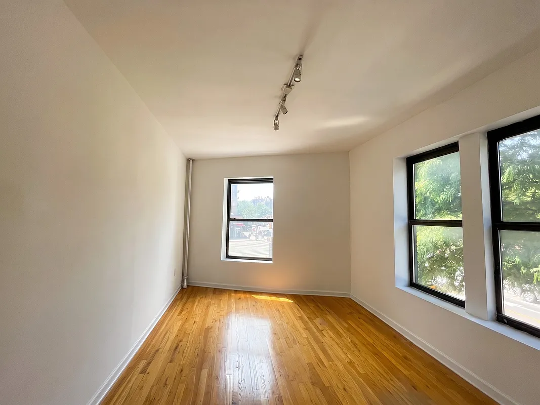 305 Ocean Avenue B55