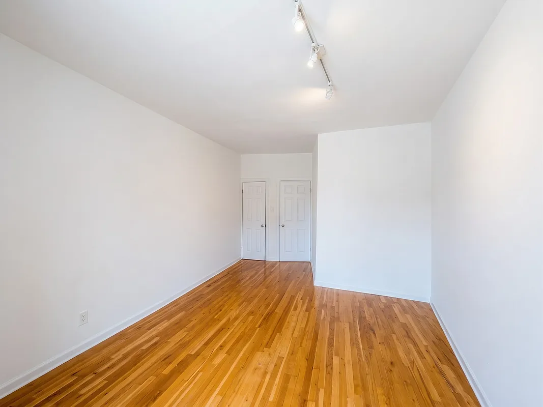 305 Ocean Avenue B55