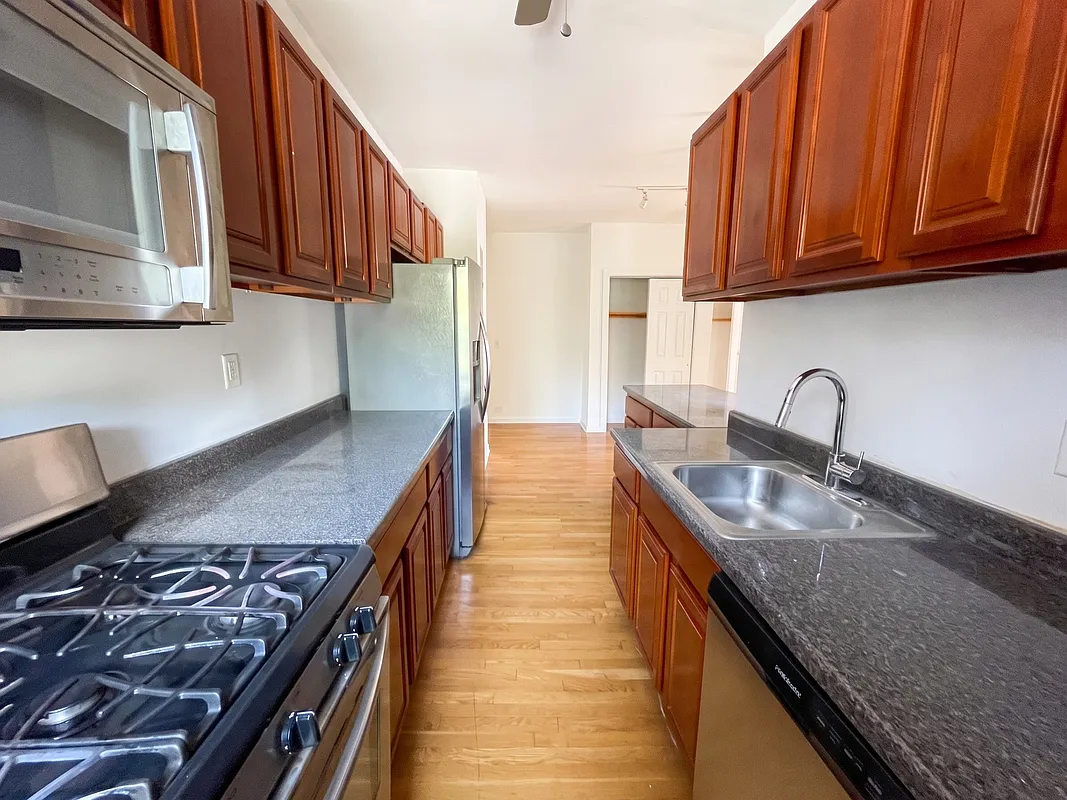 305 Ocean Avenue B55