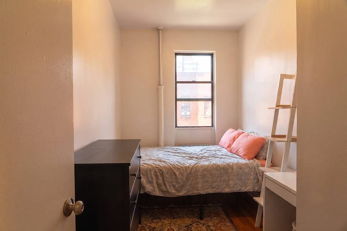 401 W 47th Street 11