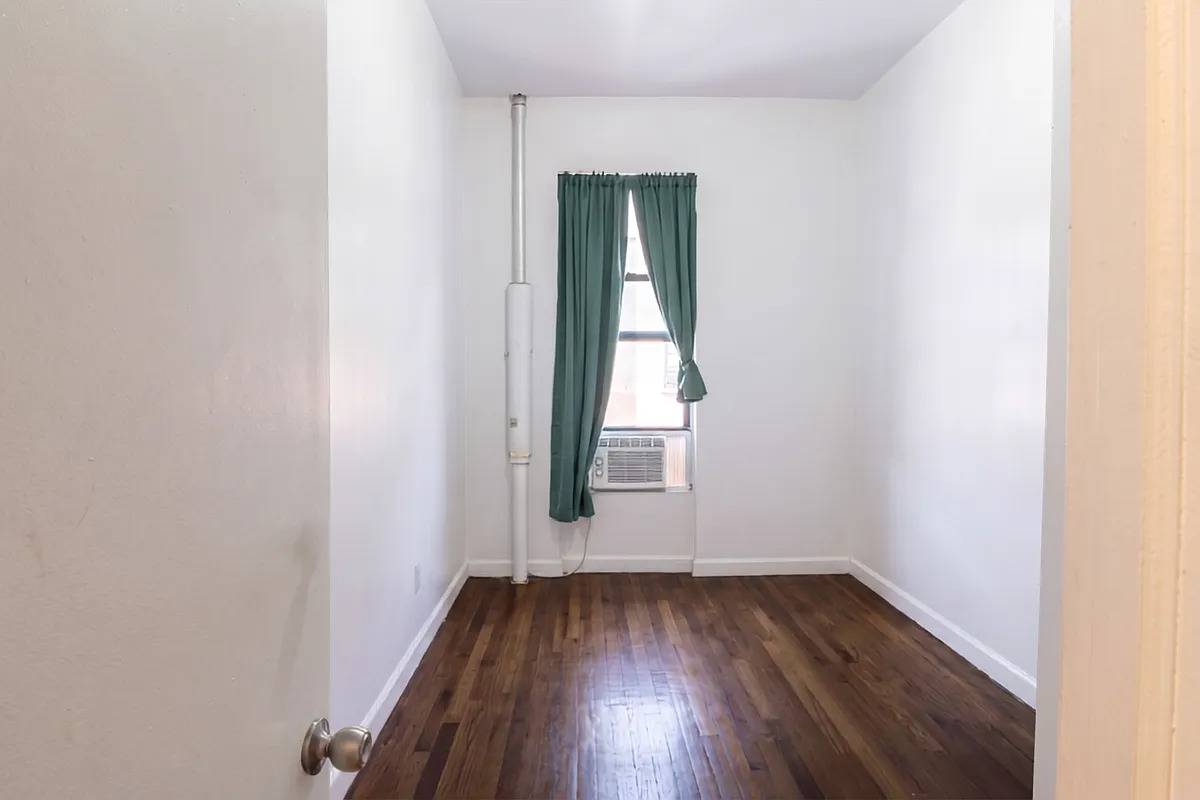401 W 47th Street 11